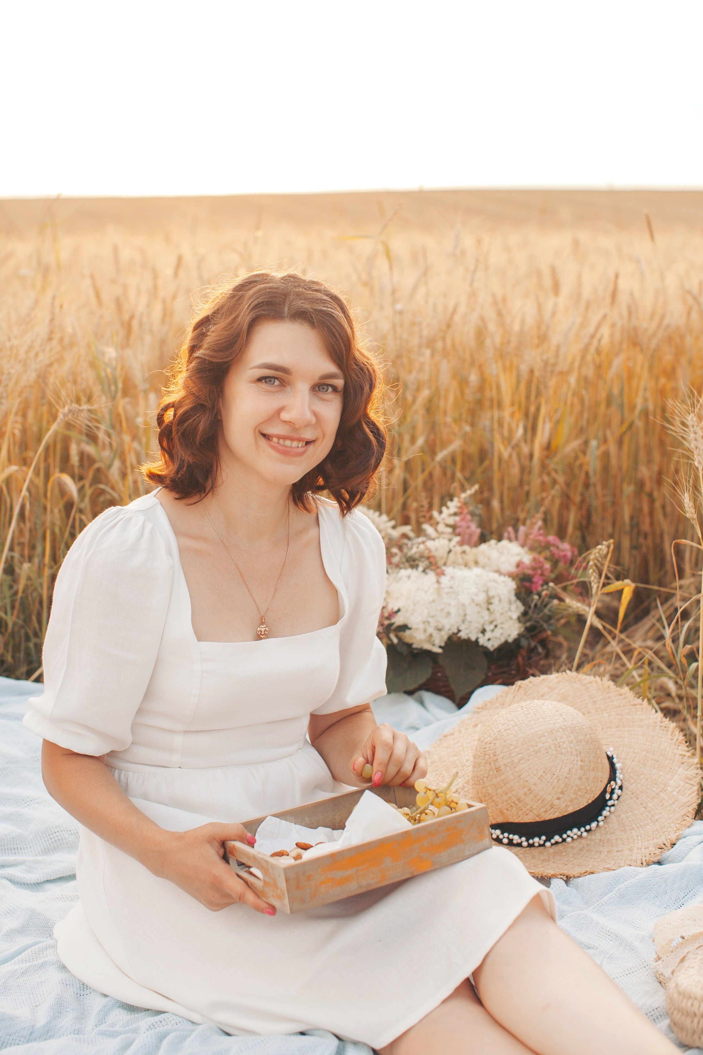 Семейная фотосессия в поле на закате. Фотограф Ольга Ефремова