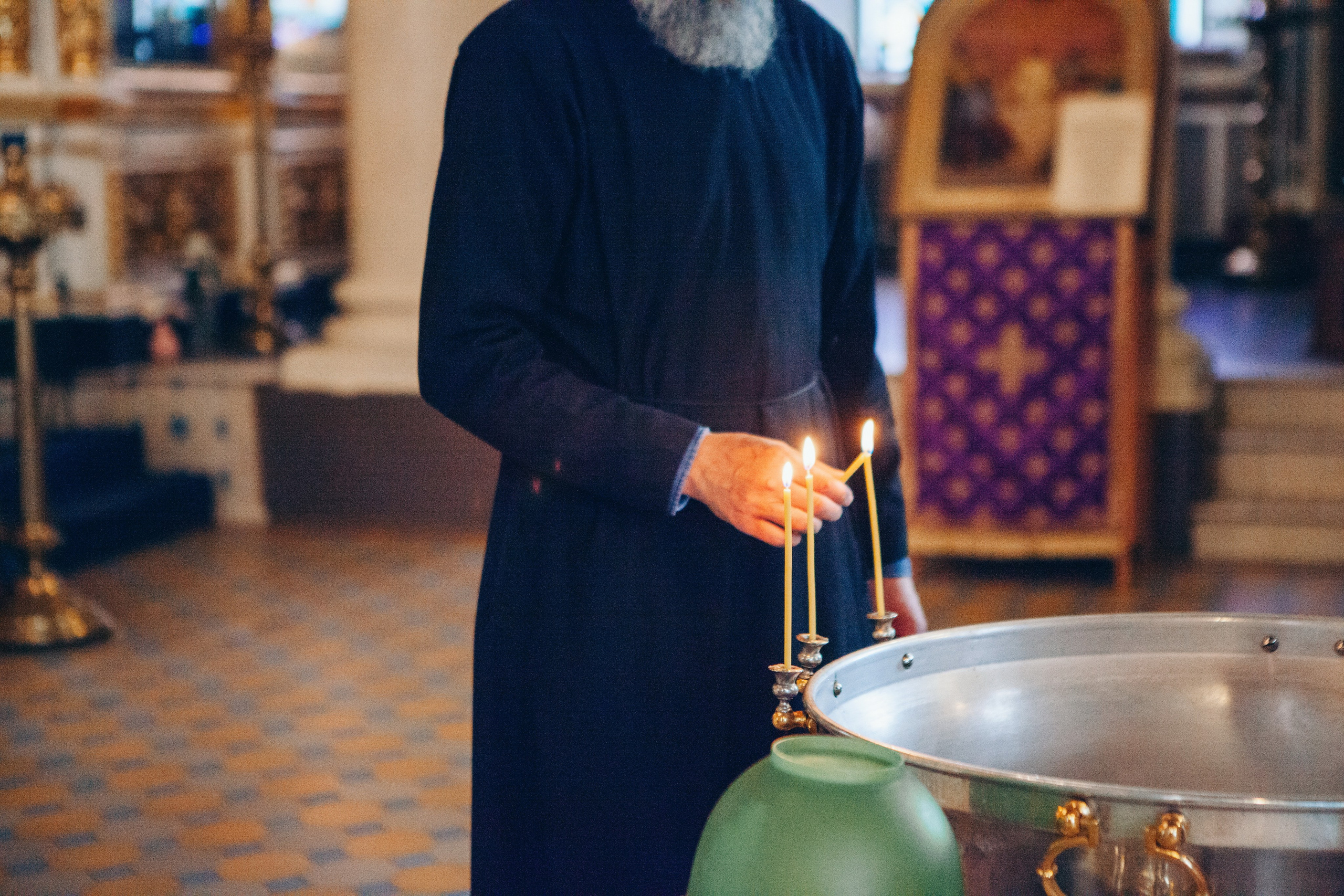 Крещение ребенка в церкви. Фотограф Ольга Ефремова