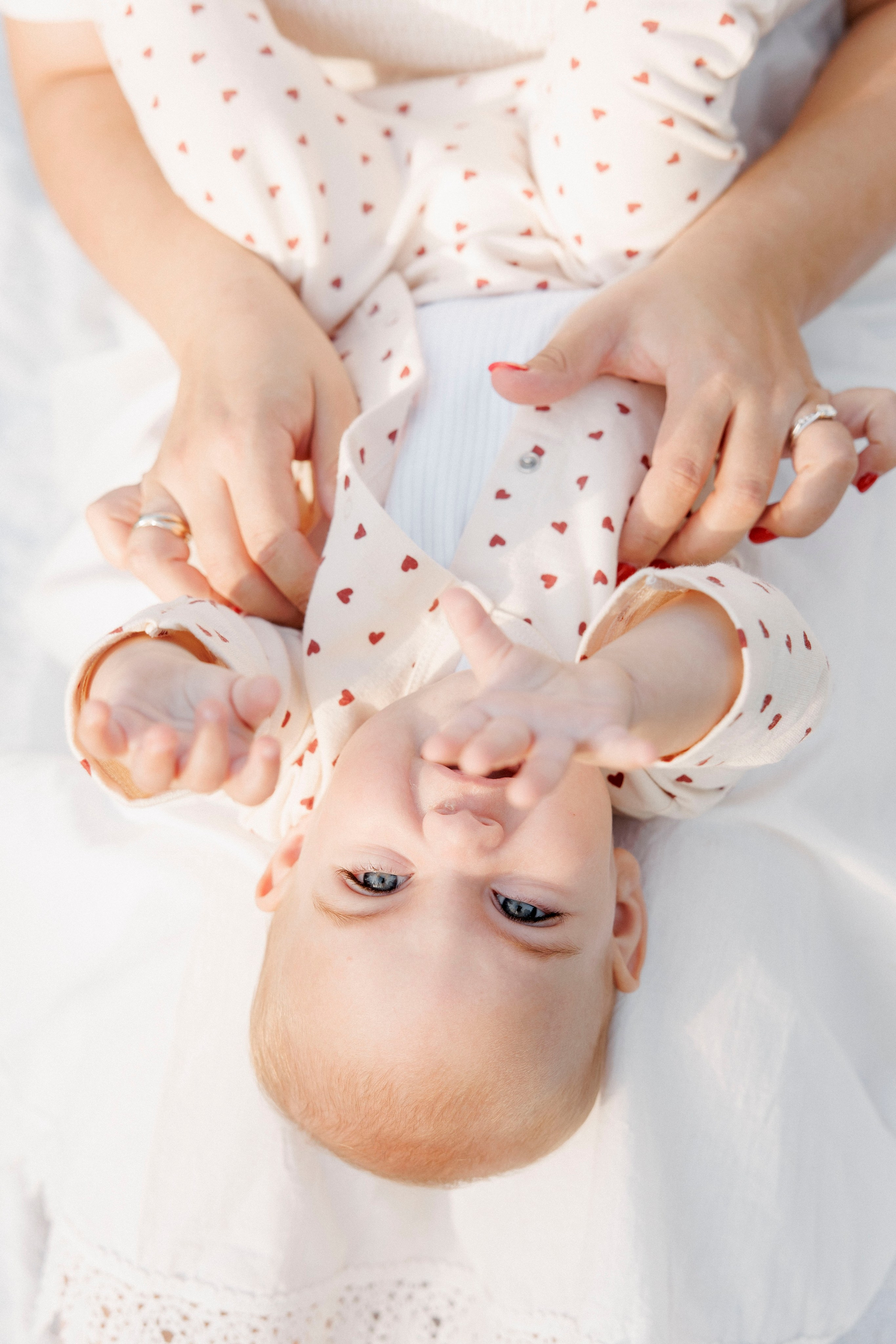 First year photoshoot inside the park (sunset). Wedding and family photographer