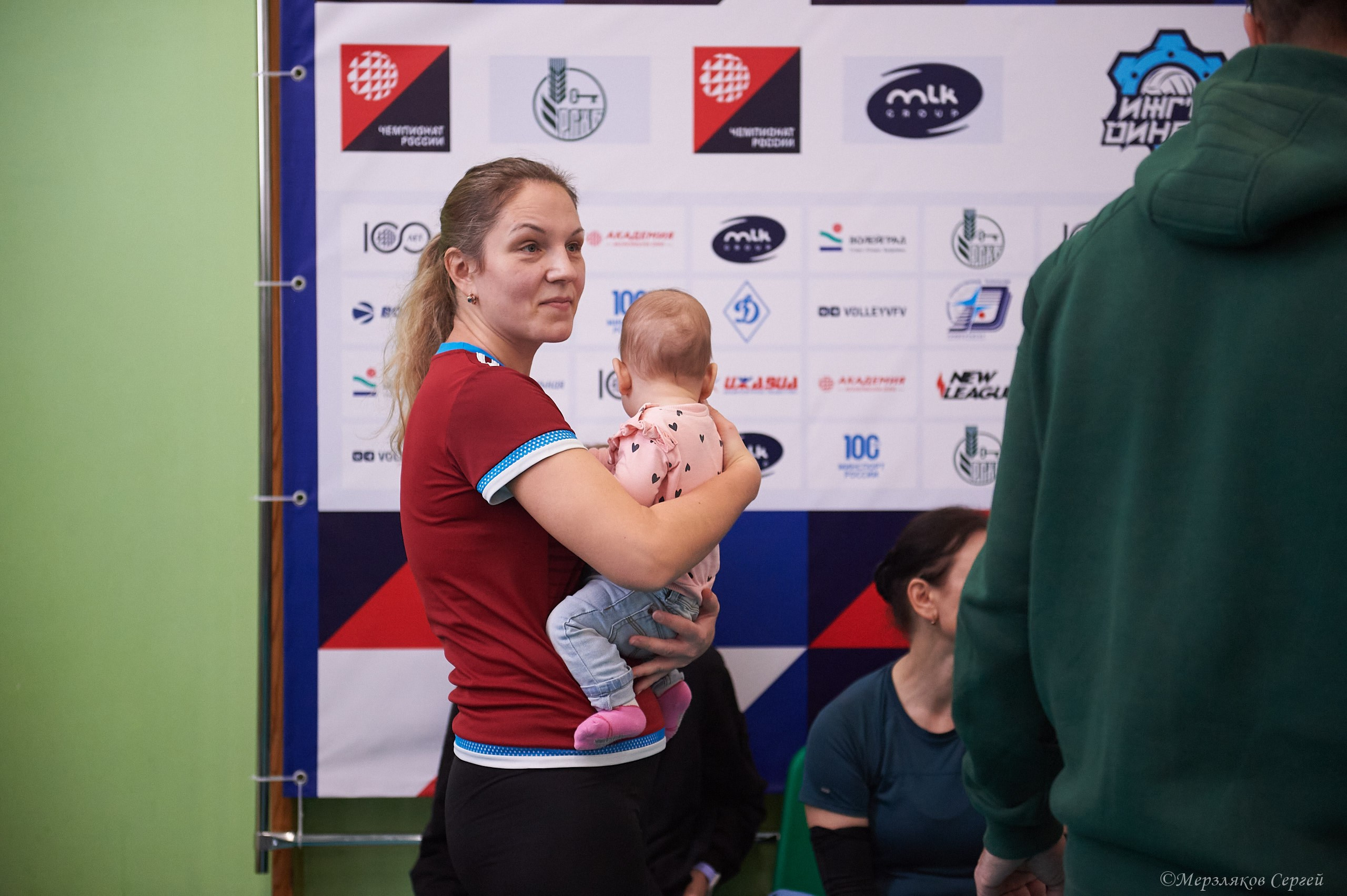 Новогодний волейбольный турнир. Ижевск. 16.12.23. Спортивный репортажный фотограф в Ижевске Сергей Мерзляков
