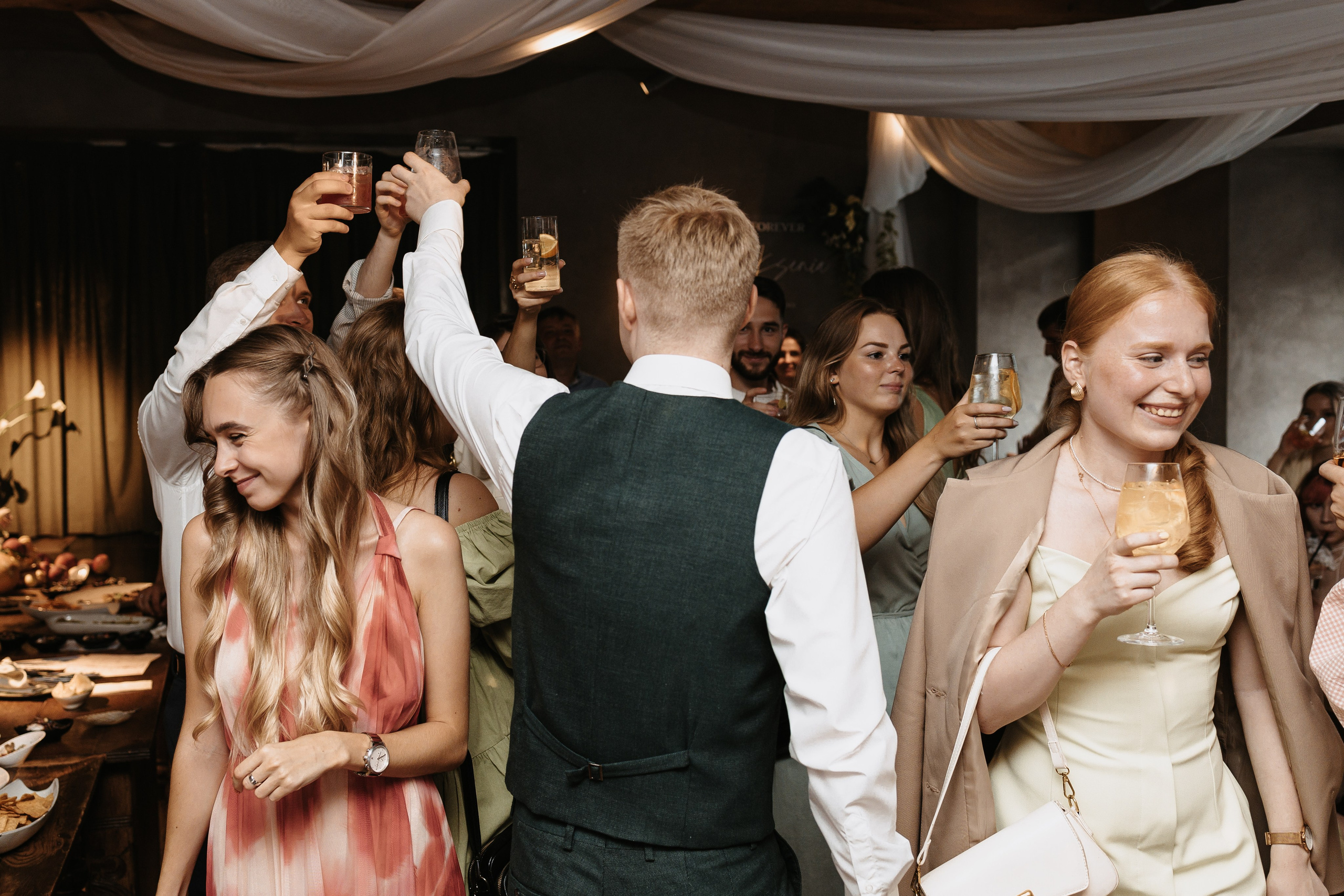 Илья и Ксюша (2024). Свадебный и семейный фотограф в Москве Яна Шувалова