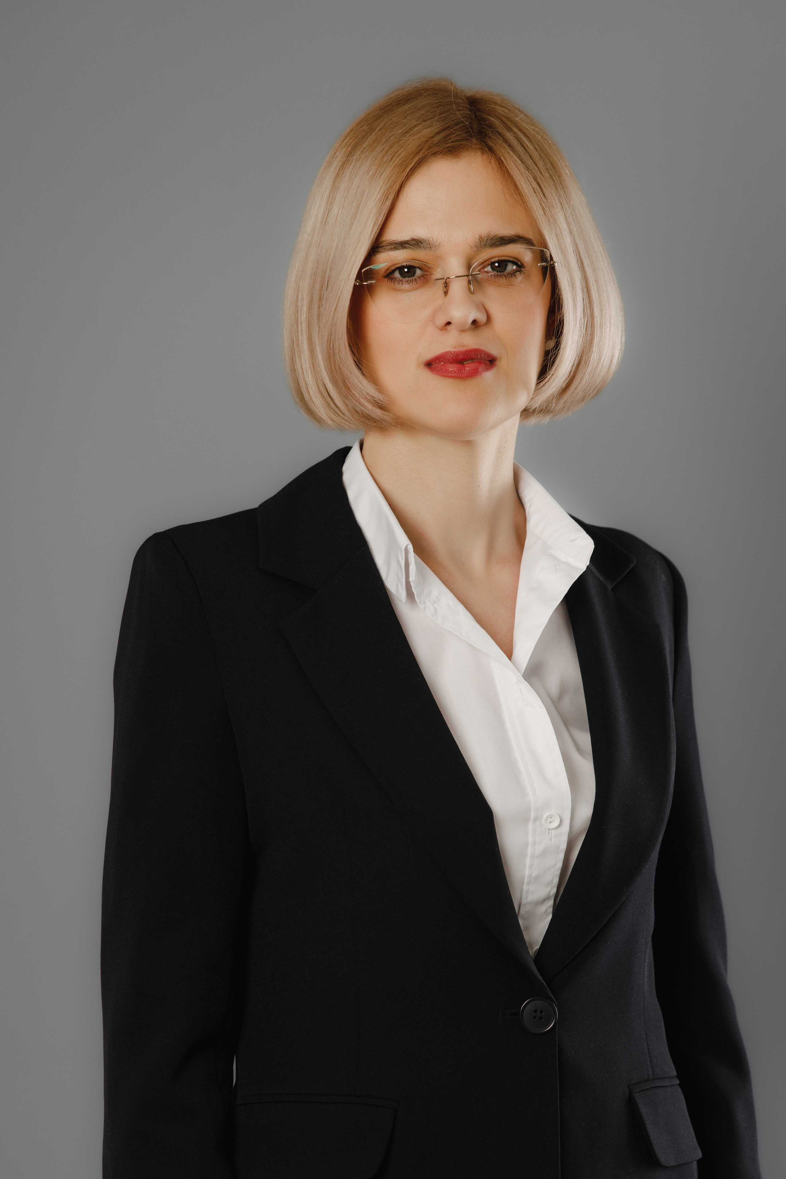 Бизнес портрет. Гарутис Лидия профессиональный фотограф в Чите