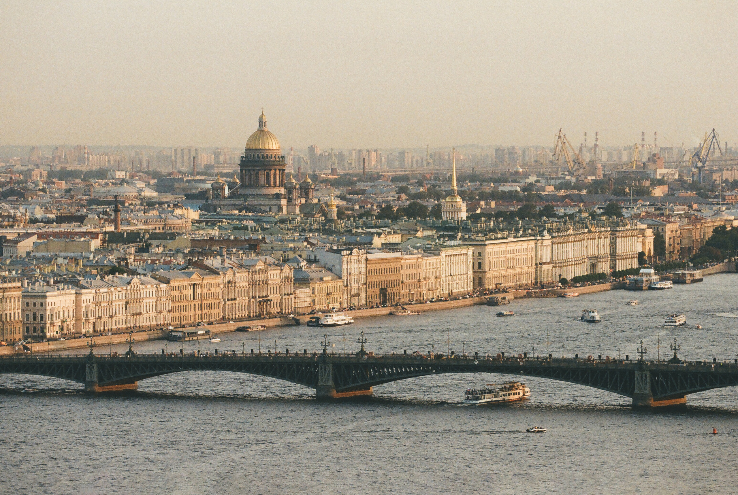 Фотографии цветные. Свадебный и семейный пленочный фотограф в Петербурге Истомина Ирина