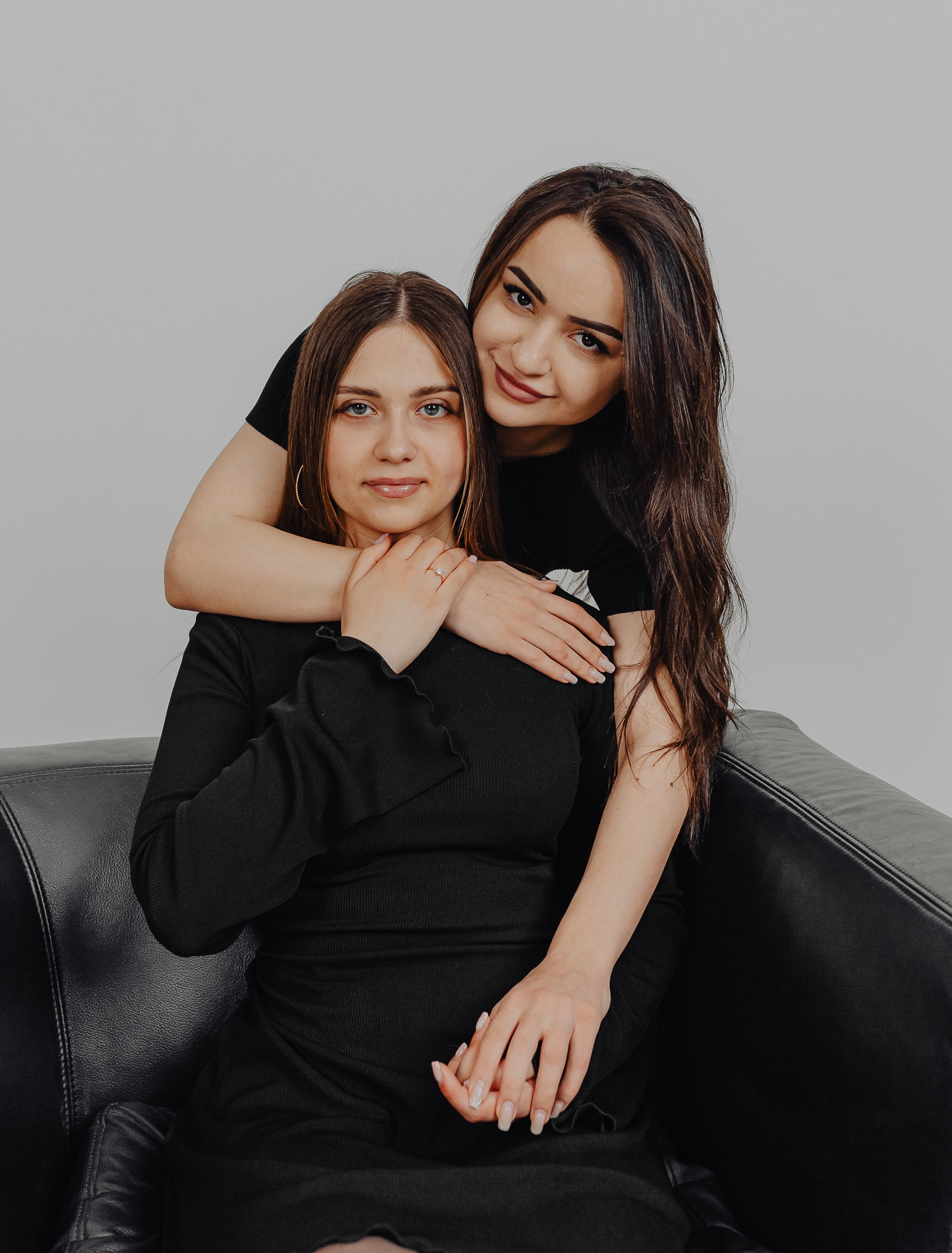 Даша и Айнура. ФОТОГРАФ ~ Виктория Ивченко ~ Старый Оскол