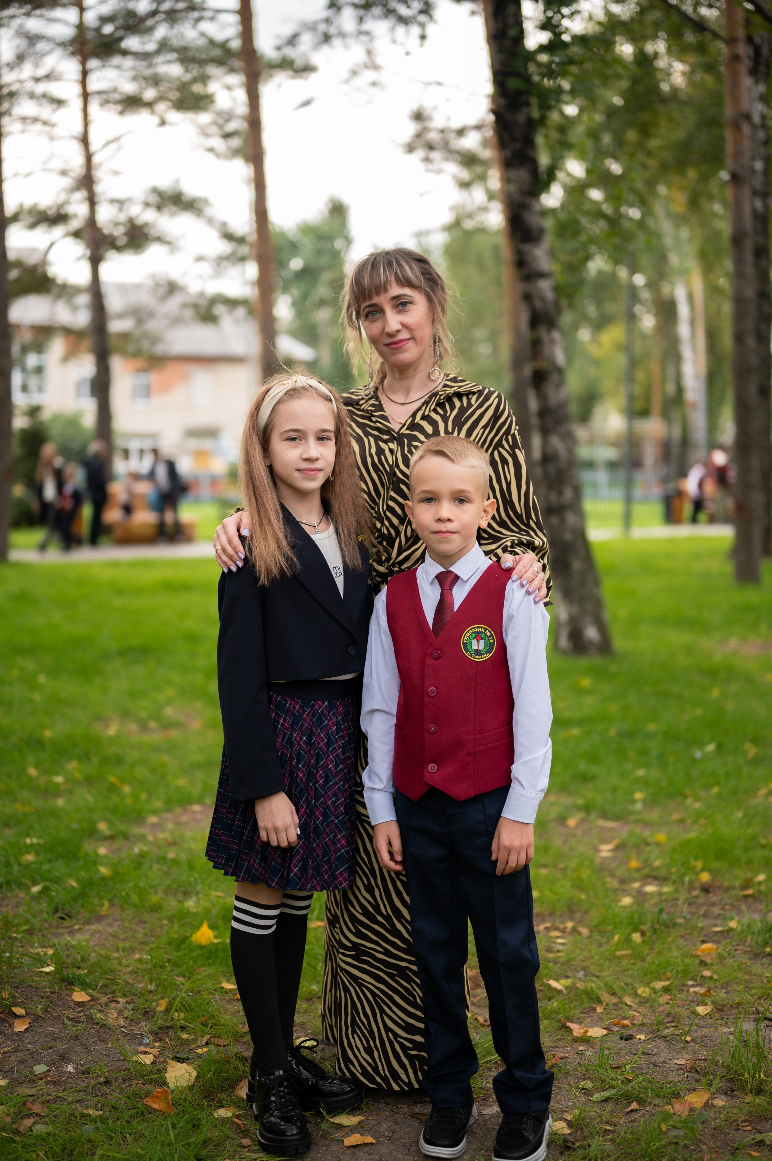 1 сентября 16 гимназия 2 класс (линейка + в классе+ на улице). Фотограф новорожденных, семейный детский в Тюмени Татьяна Морозова