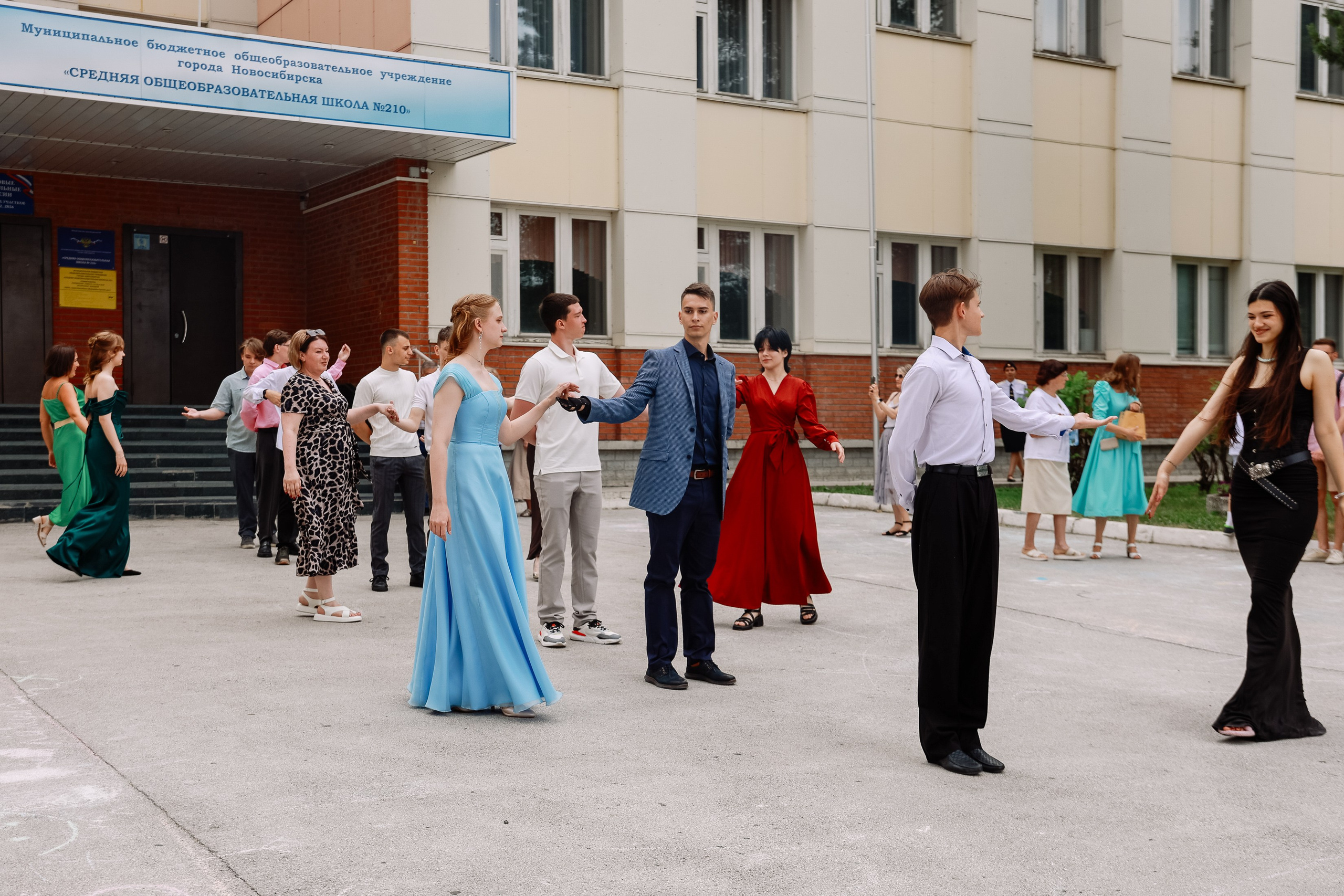 Выдача Аттестатов школа 210. Фотограф Юлия Мальцева