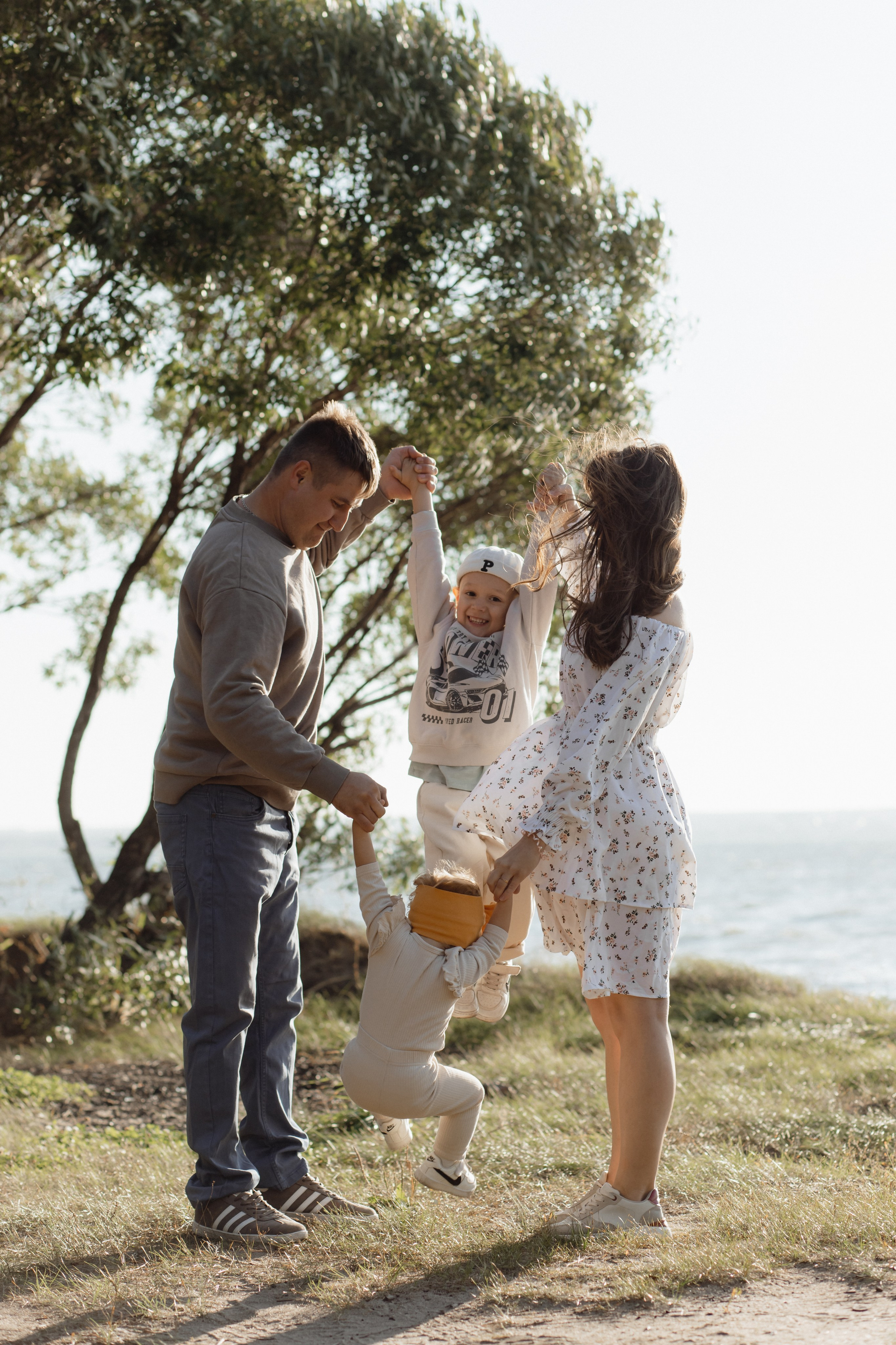 На берегу. Семейный и свадебный фотограф в Челябинске Мария Леонтьева