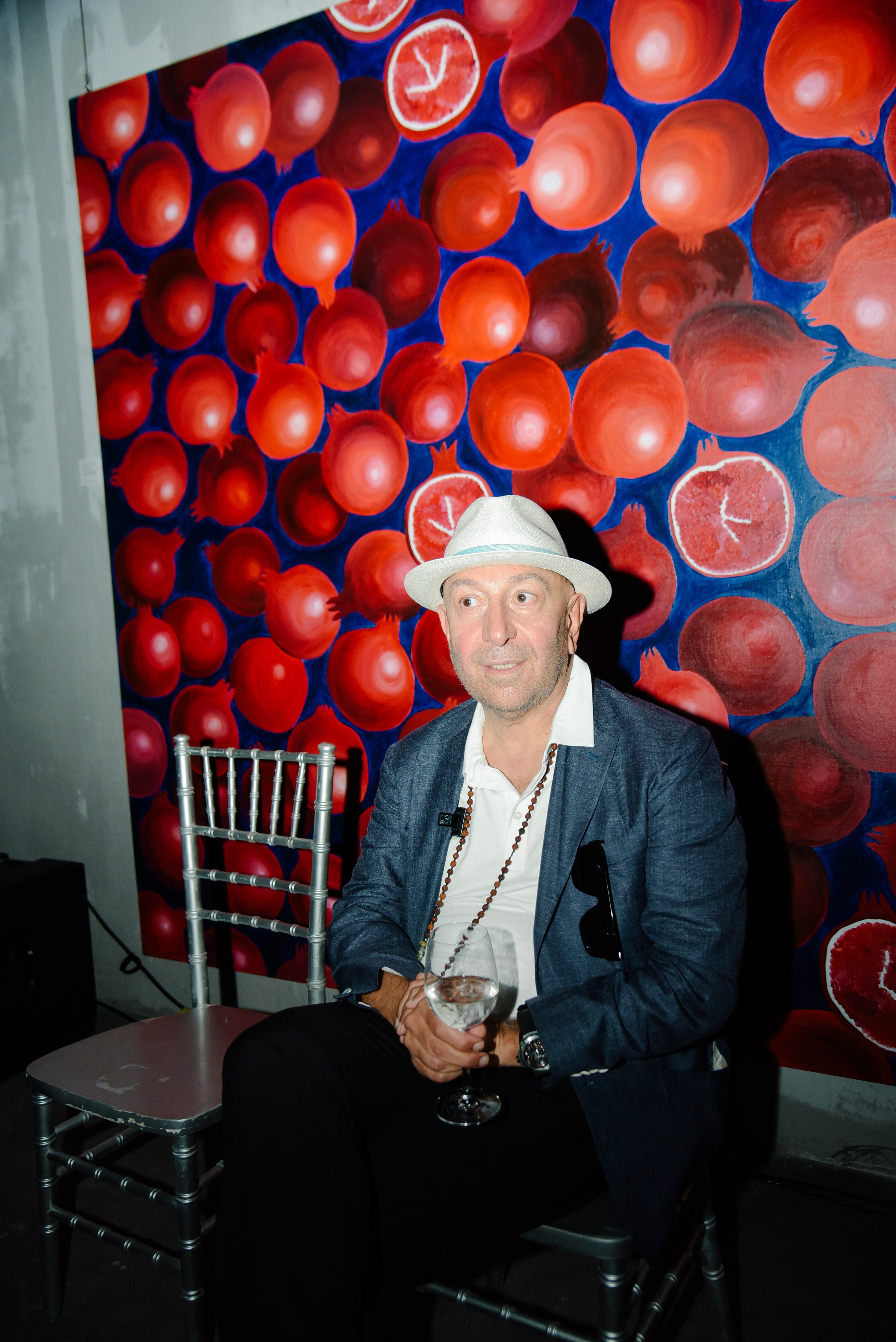 Александр Дильбази Игра взглядов в гранатовом саду. Фотограф Лола Волна, город Москва