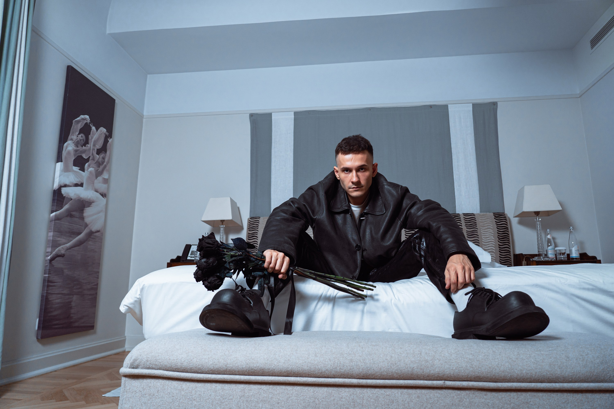 ОДИНОЧЕСТВО В ОТЕЛЕ. Креативный фотограф из Питера, Владис. Такого результата нет, и не будет, ни у кого на свете! Не приходите на съёмку, влюбитесь в себя!