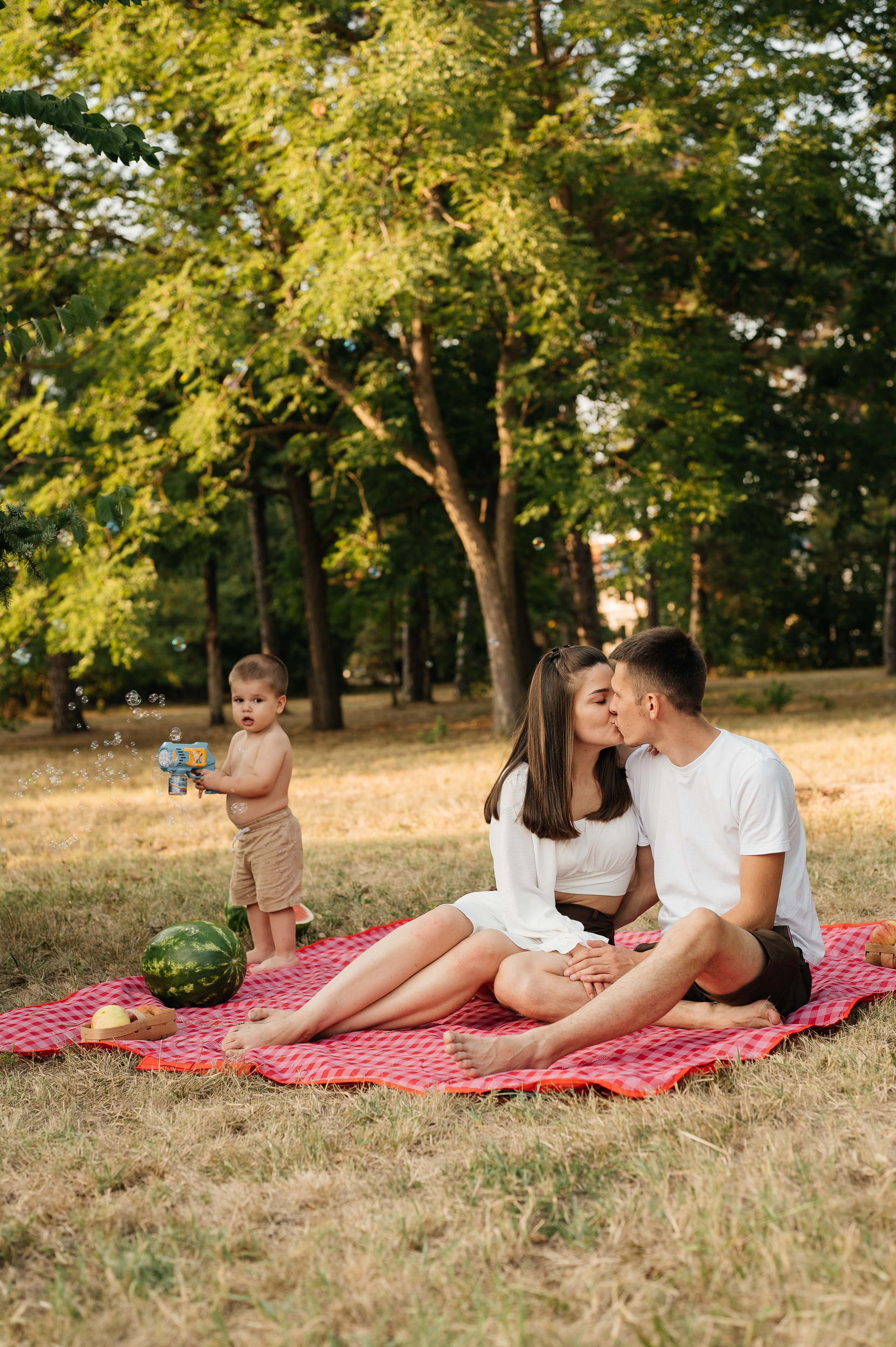 Летняя семейная фотосессия в парке. Свадебный и семейный фотограф в Краснодаре Алина Мельник