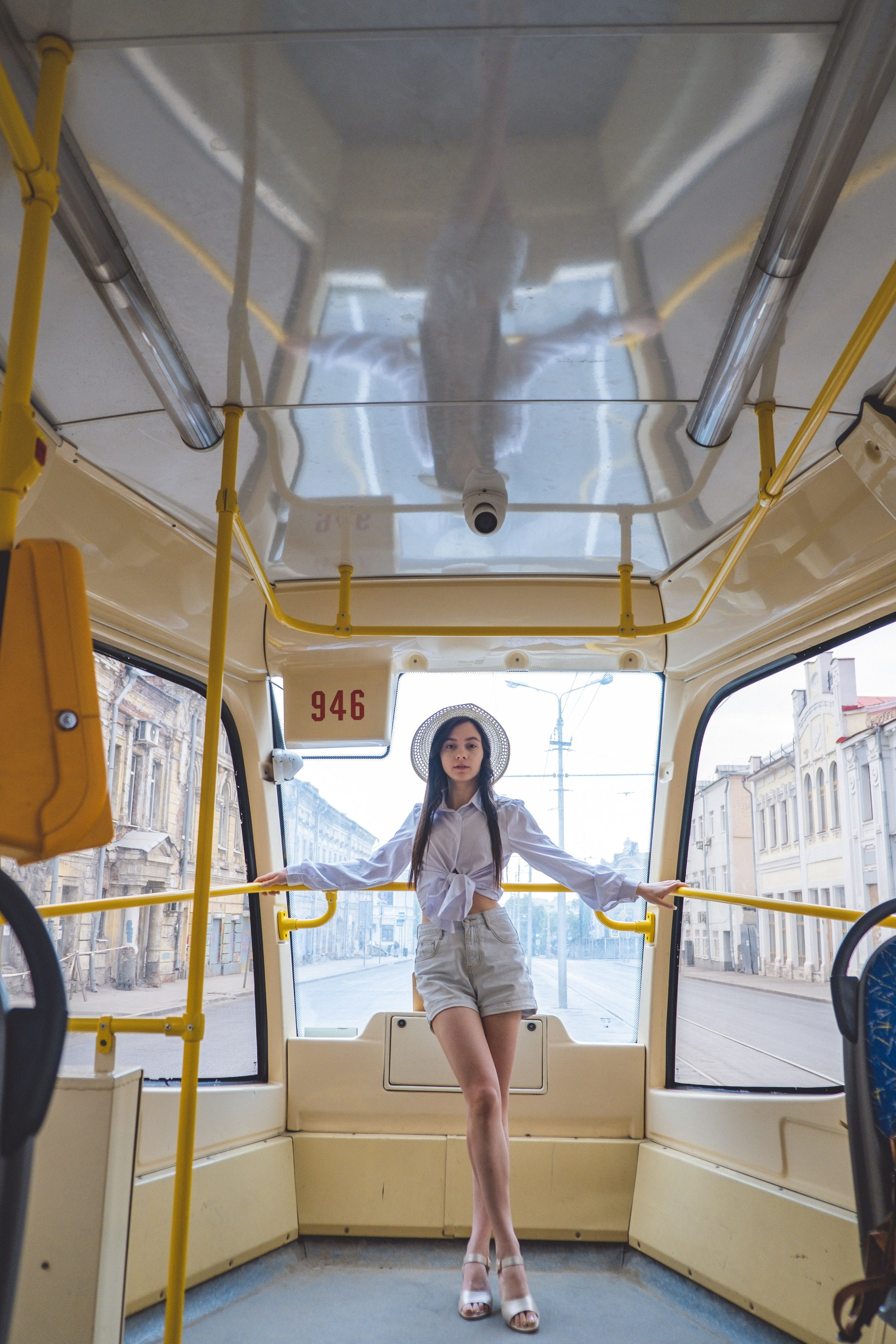 Карина. На трамвае по городу. Дмитрий Пропадалин, Нейрофотография