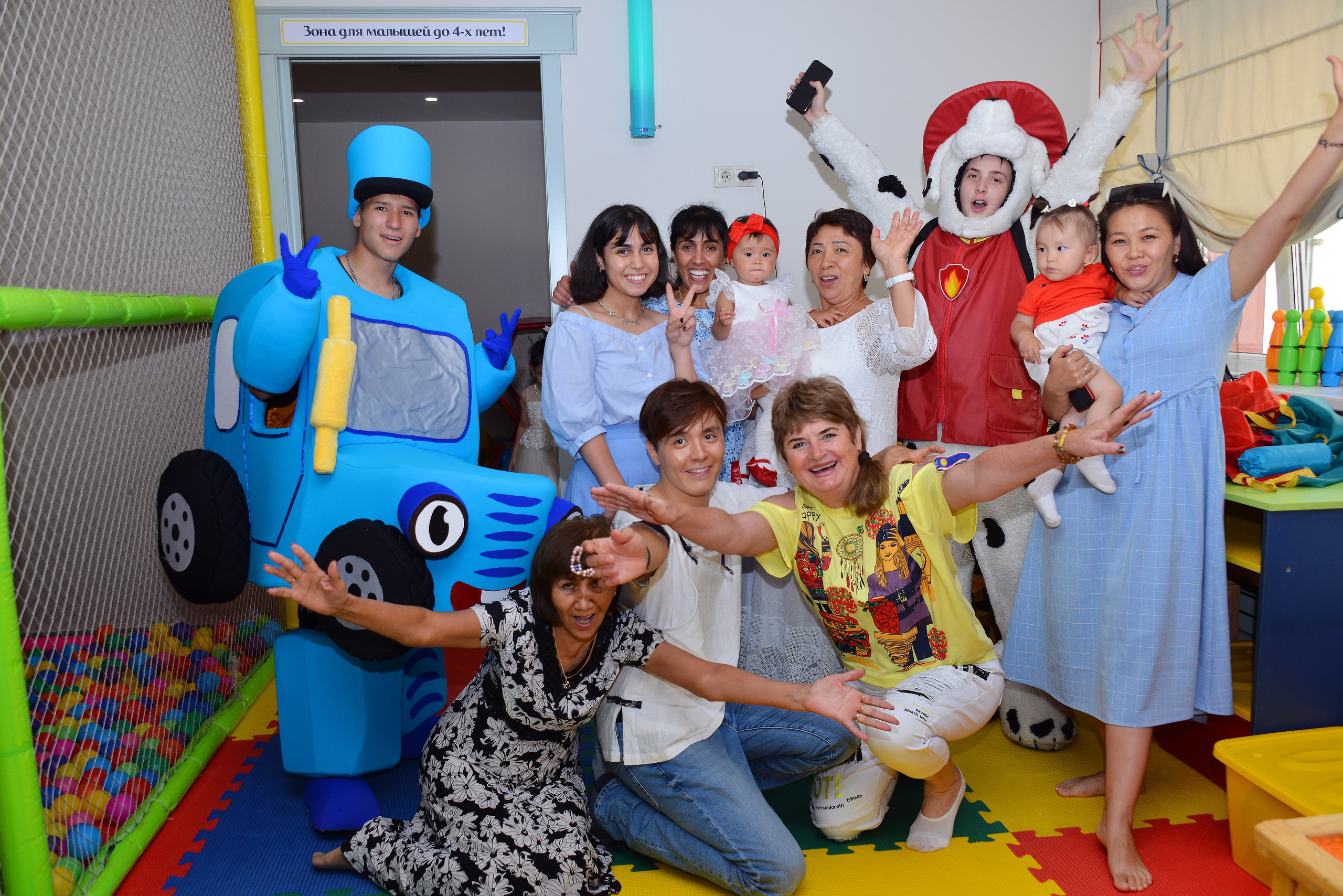 Дети-5 (Адель-1годик). Фотосъёмка. Фотограф Сергей Авдеев-семейный и детский фотограф в Алматы