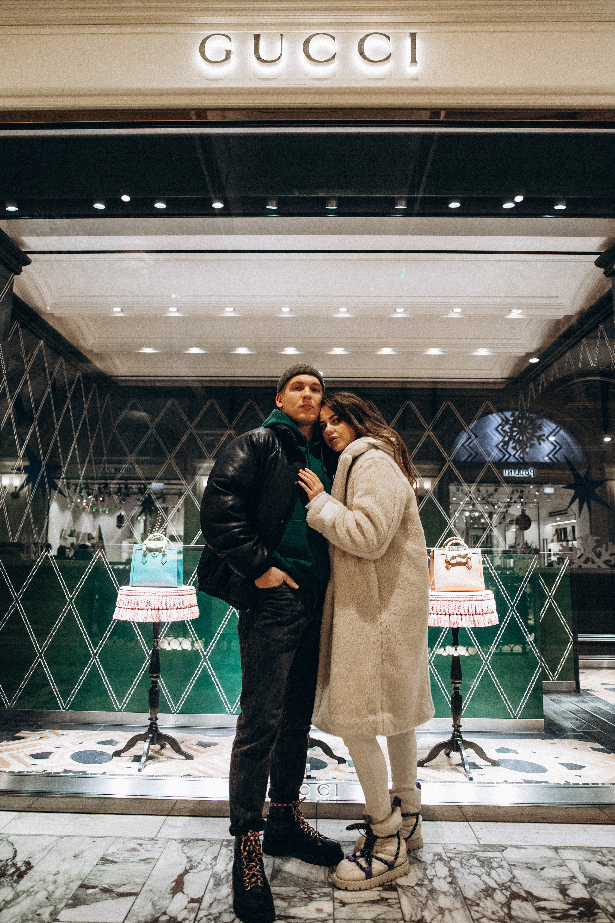 Фотосессия возле ГУМа на Новый год в Москве. Контентный и репортажный фотограф Виталий Кулешов | Москва