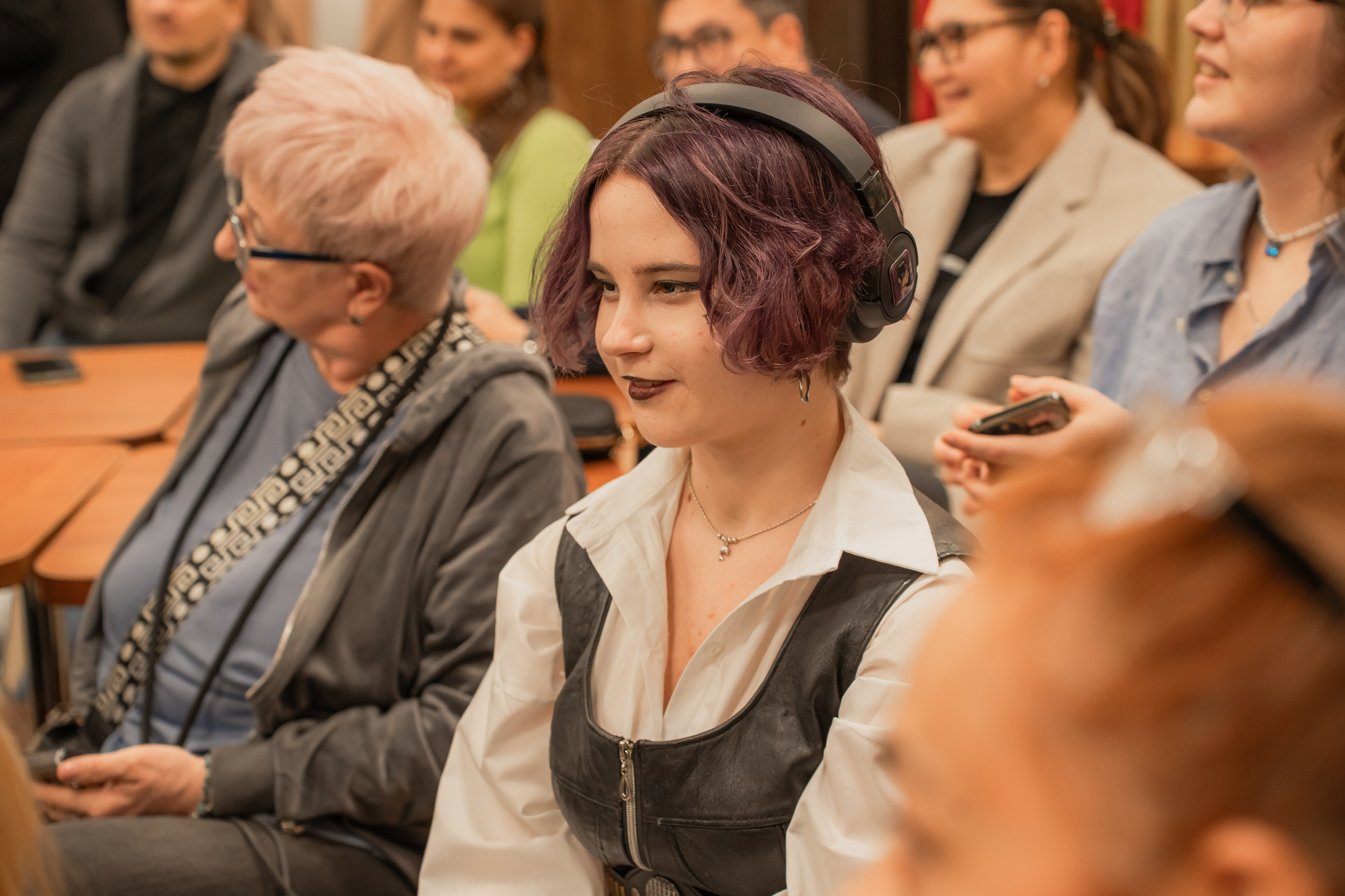 Презентация книги «Человек за бортом», автор София Цой. Репортажный фотограф Анастасия Рубцова