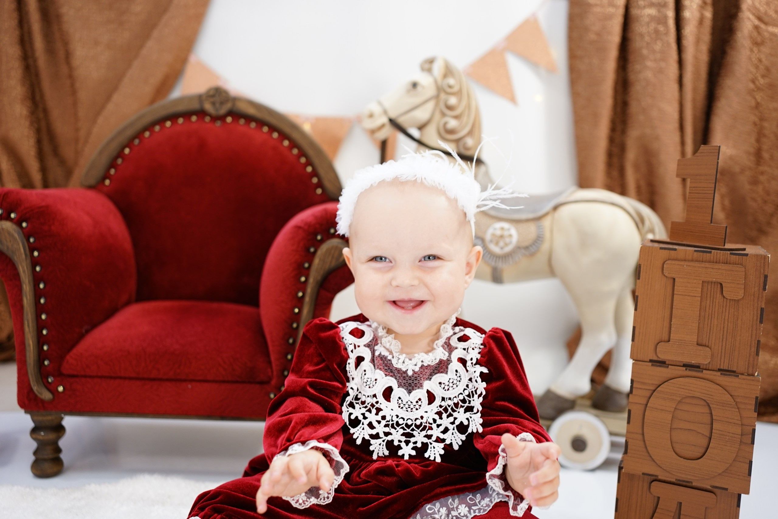 Бордовая зона. Детская Фотостудия ГОДОВАСИКИ в Санкт-Петербурге фотосесия на годик