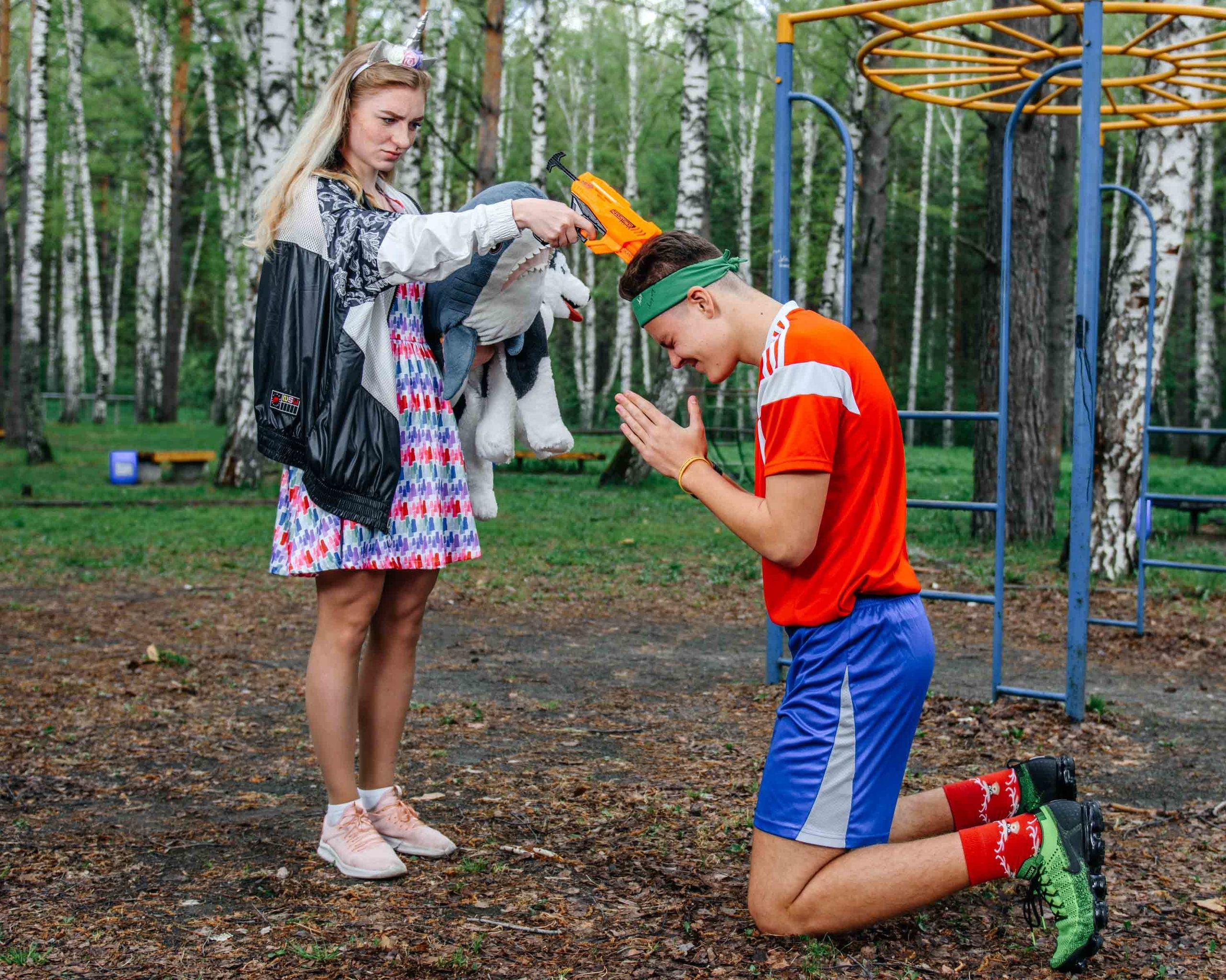 Групповая школьная фотография. Необычная фотография. Школьники. Выпускной альбом. Съёмка выпускного альбома