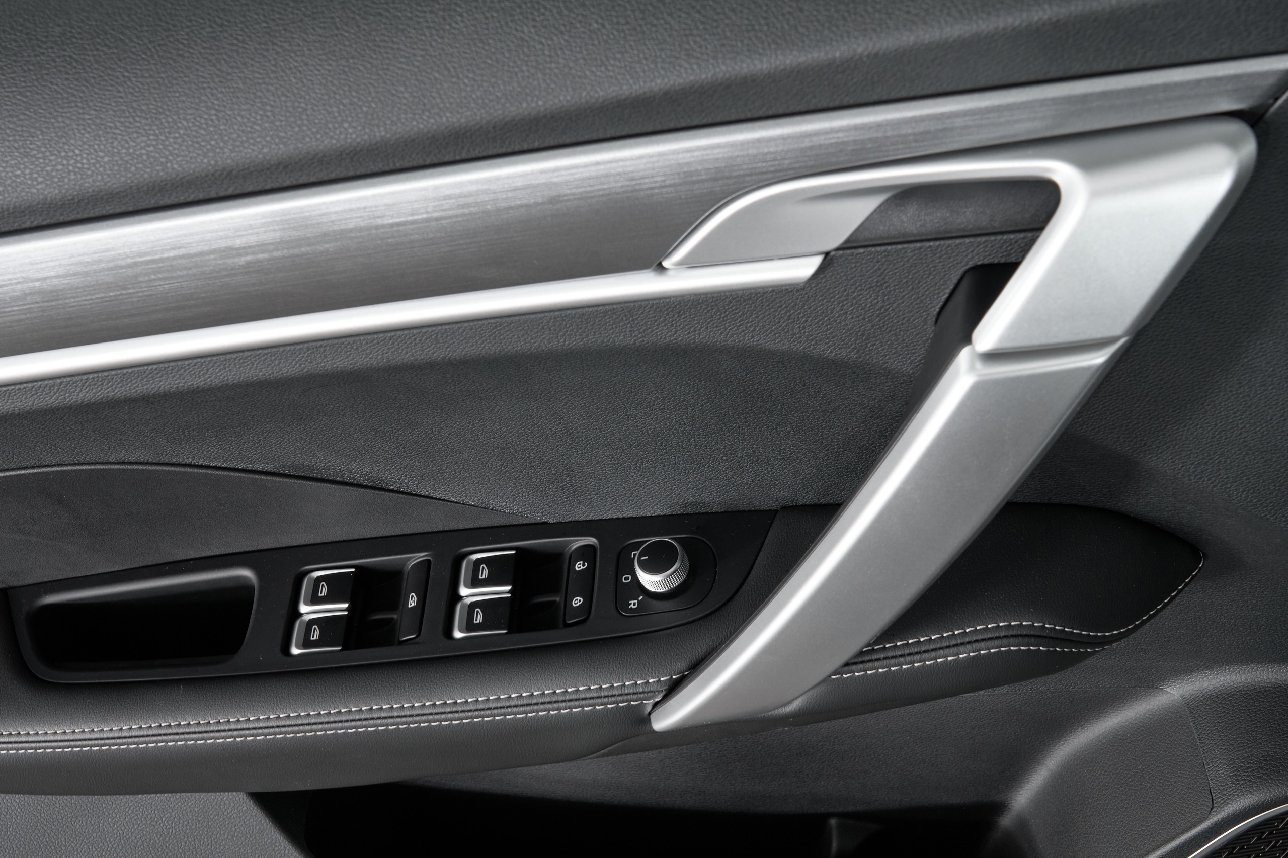 Belgee X50. Фотограф Николай Прокофьев модельные тесты в Москве