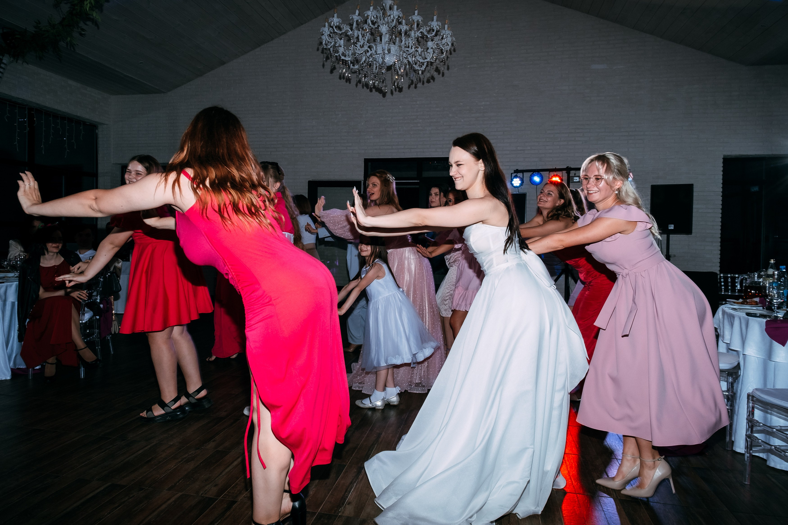 «С 1-го МЕДЛЯКА в лагере до 1-го ТАНЦА на свадьбе» — ЧАСТЬ 2. Свадебный фотограф Никита Росин | Смоленск, Москва, СПБ