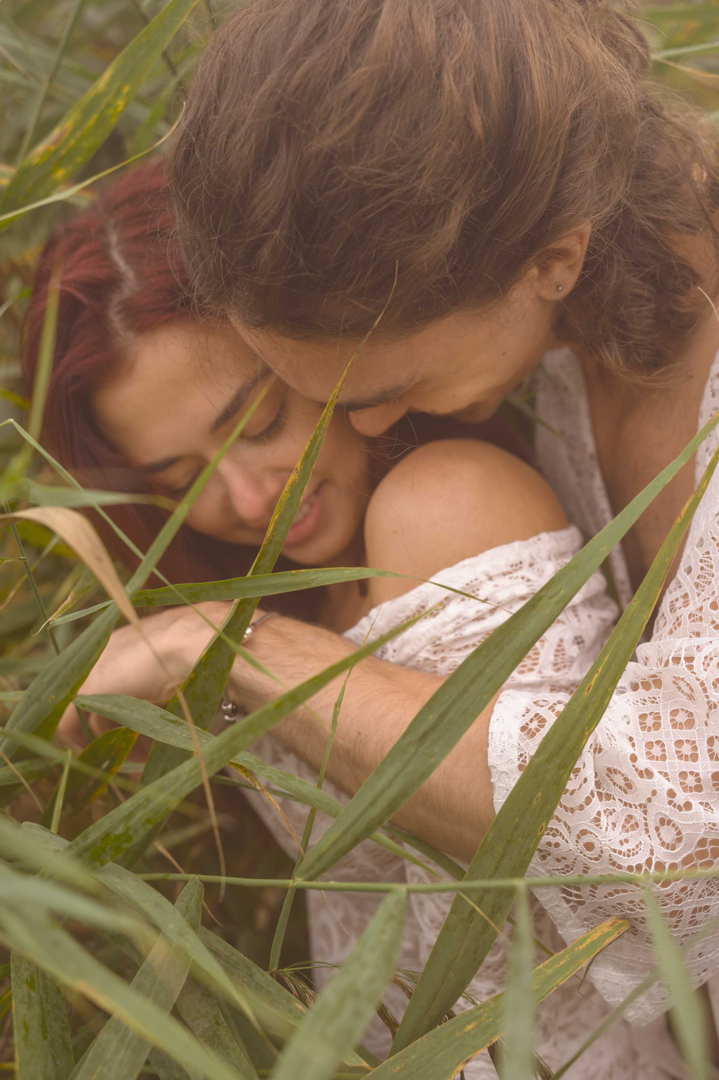 Фотосъемка Love Story на берегу Финского залива на экотропе