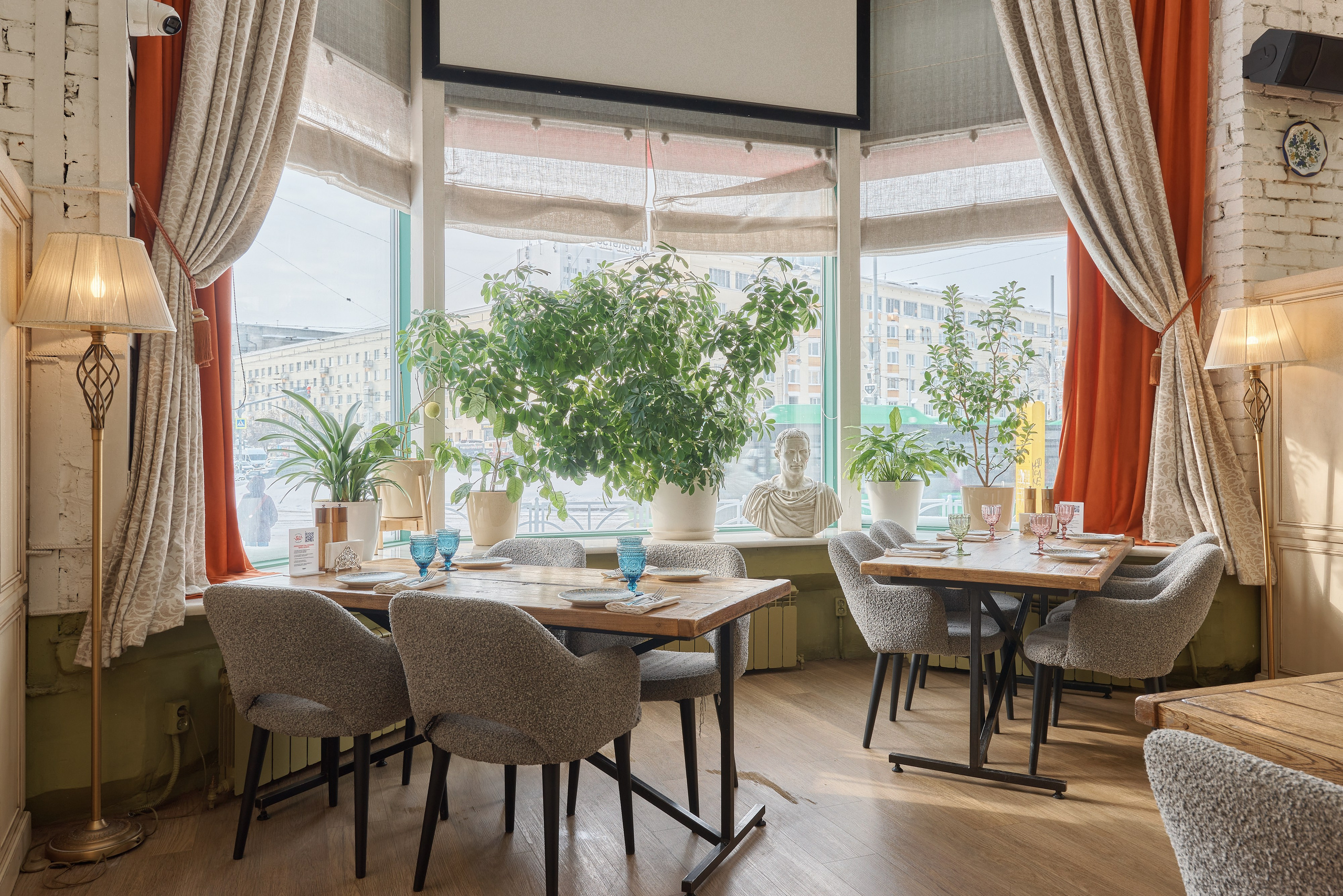 Si! (Екатеринбург). Абросимов Лев интерьерный и архитектурный фотограф