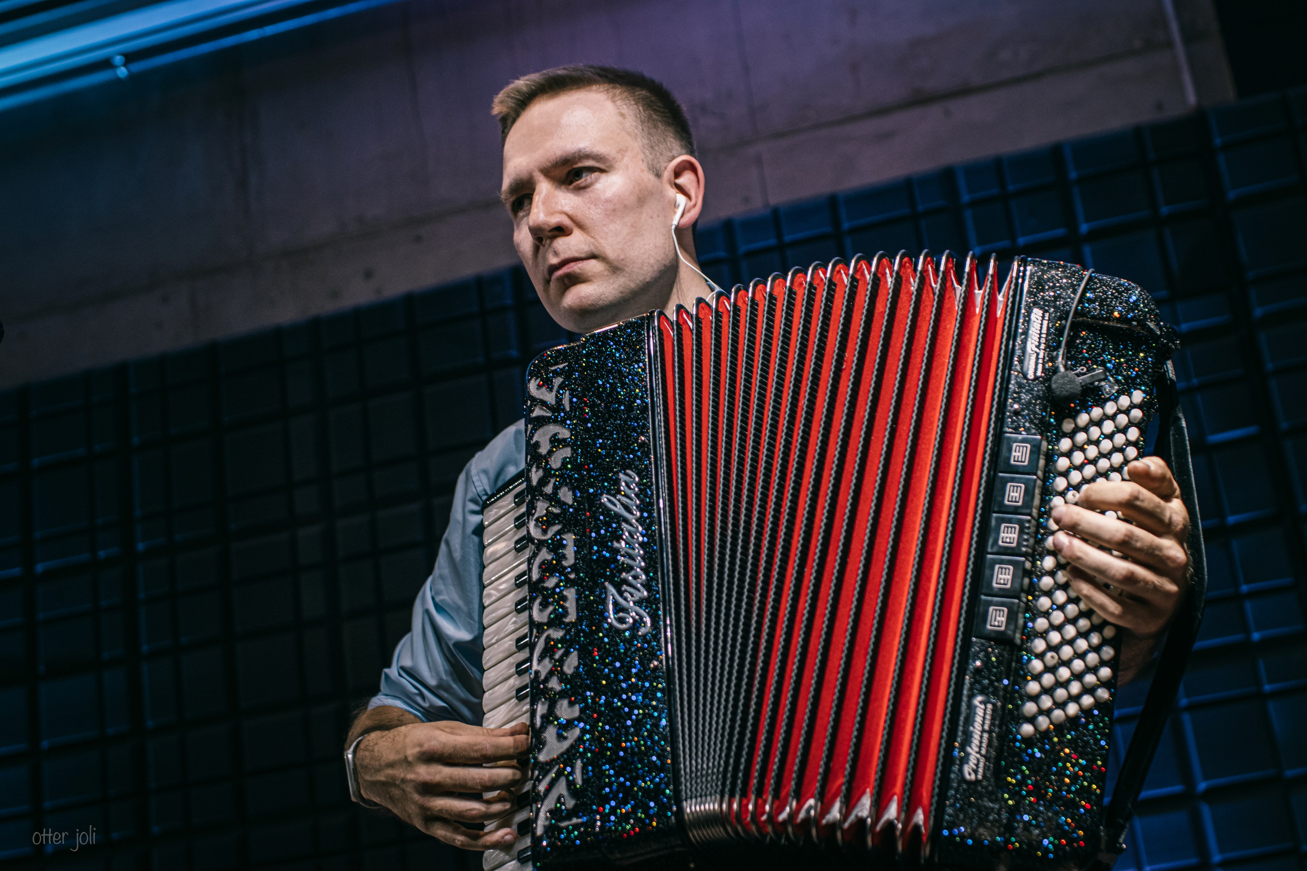 STREET ACCORDION. Концертный репортёр Валерия Сафина