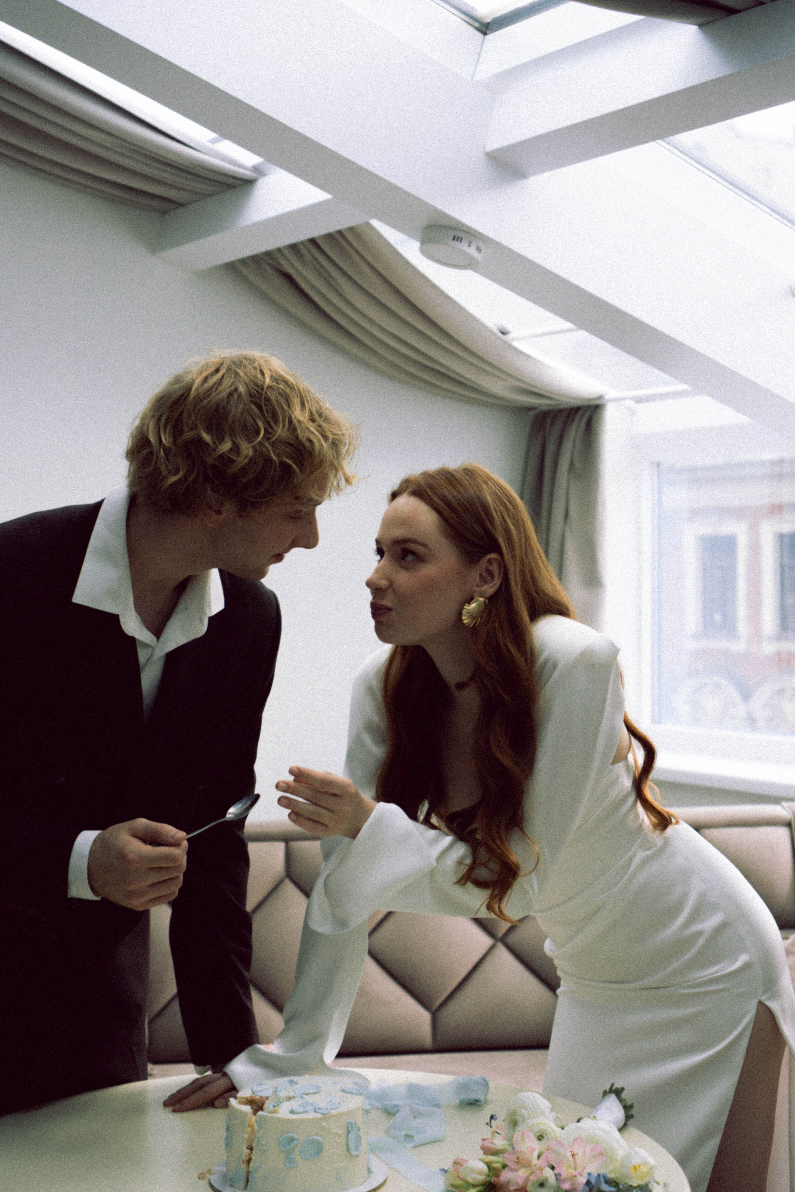 СВАДЕБНАЯ СЬЕМКА В ОТЕЛЕ. СБОРЫ ЖЕНИХА И НЕВЕСТЫ И ТАКЖЕ ТОР И ПОДГОТОВКА К ПРОГУЛКЕ. Профессиональный фотограф, Санкт-Петербург — Виктория Богомолова