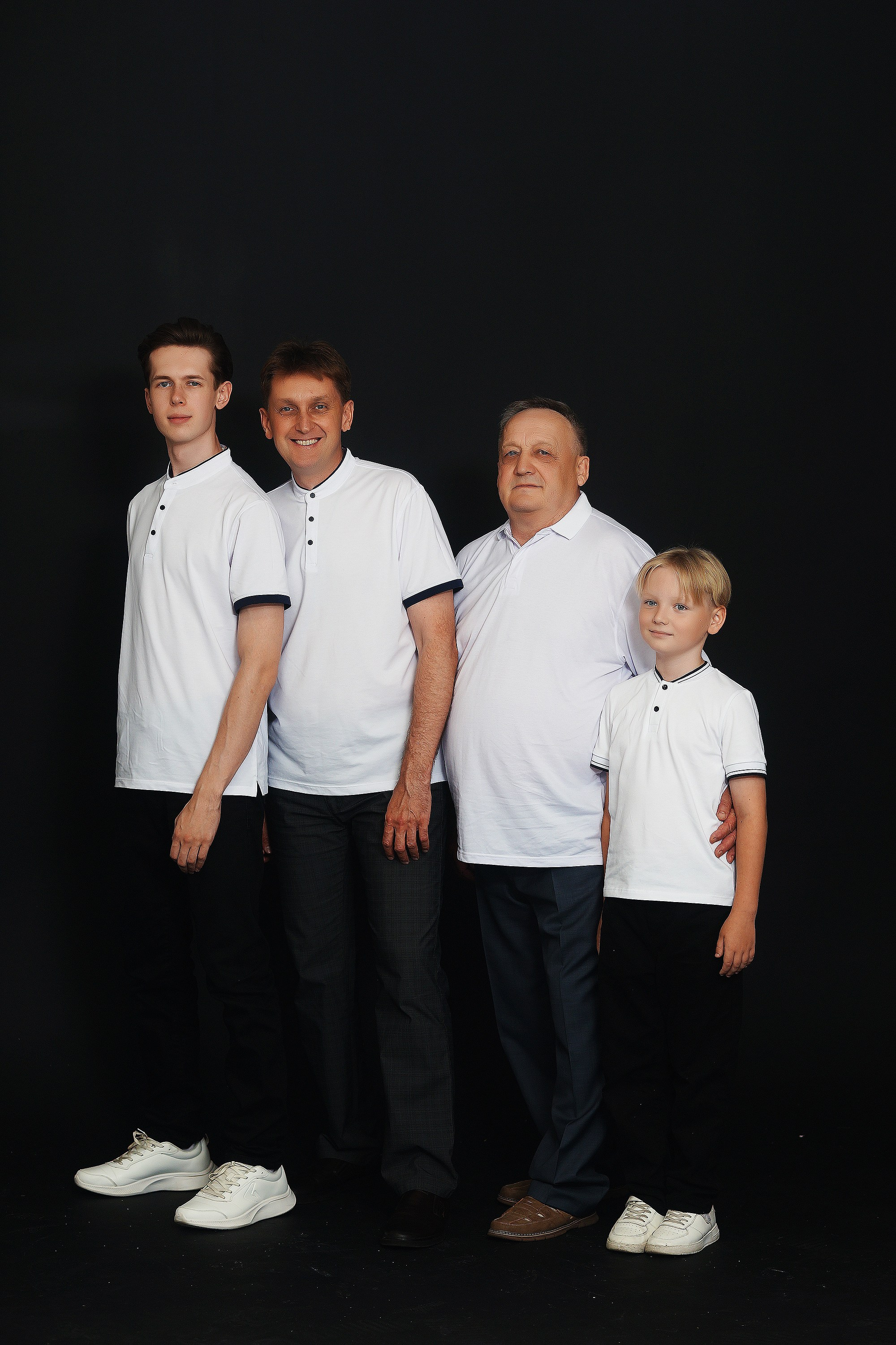 Семейная съёмка в студии. Семейный фотограф г. Новокузнецк Юлия Машникова