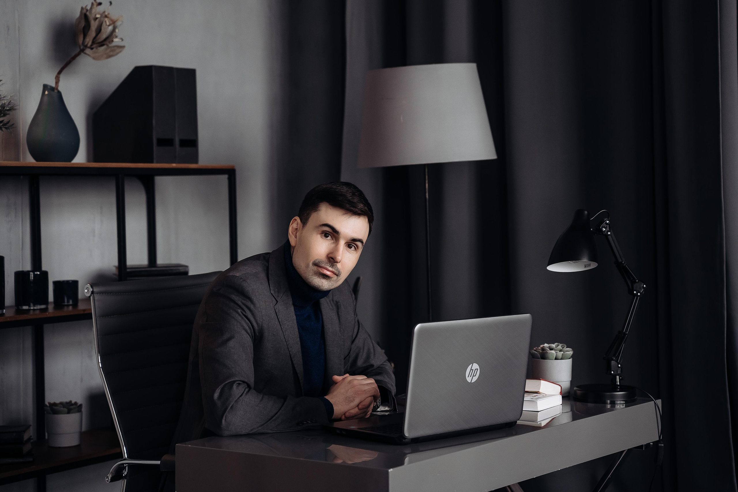 Бизнес фотосессия мужчины, фотосессия для психолога в Москве