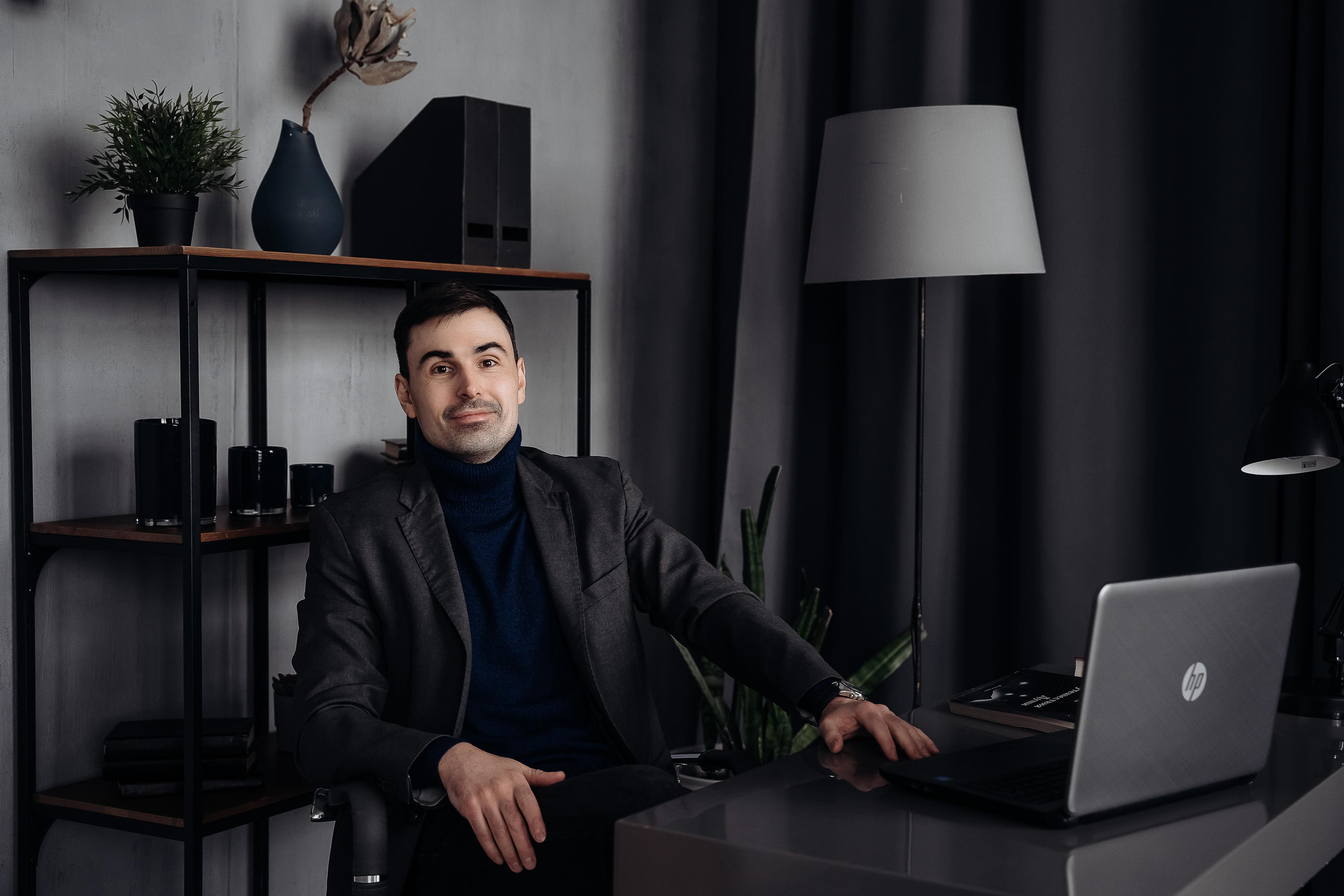 Бизнес фотосессия мужчины, фотосессия для психолога в Москве