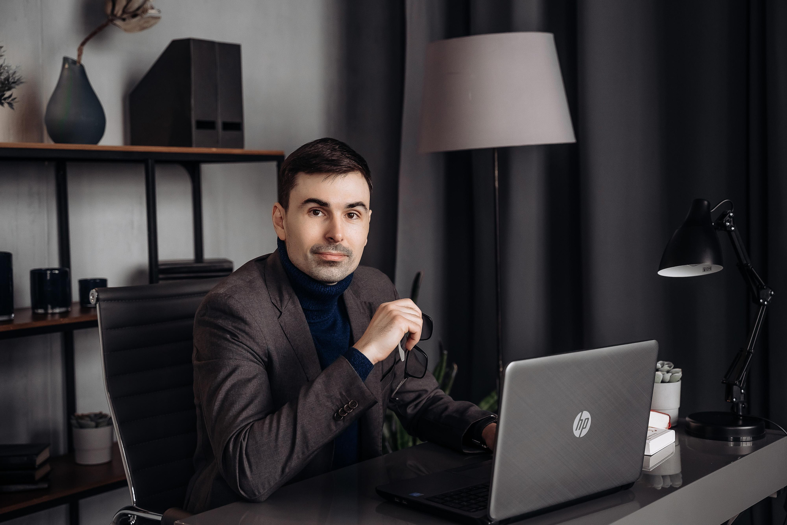 Бизнес фотосессия мужчины, фотосессия для психолога в Москве