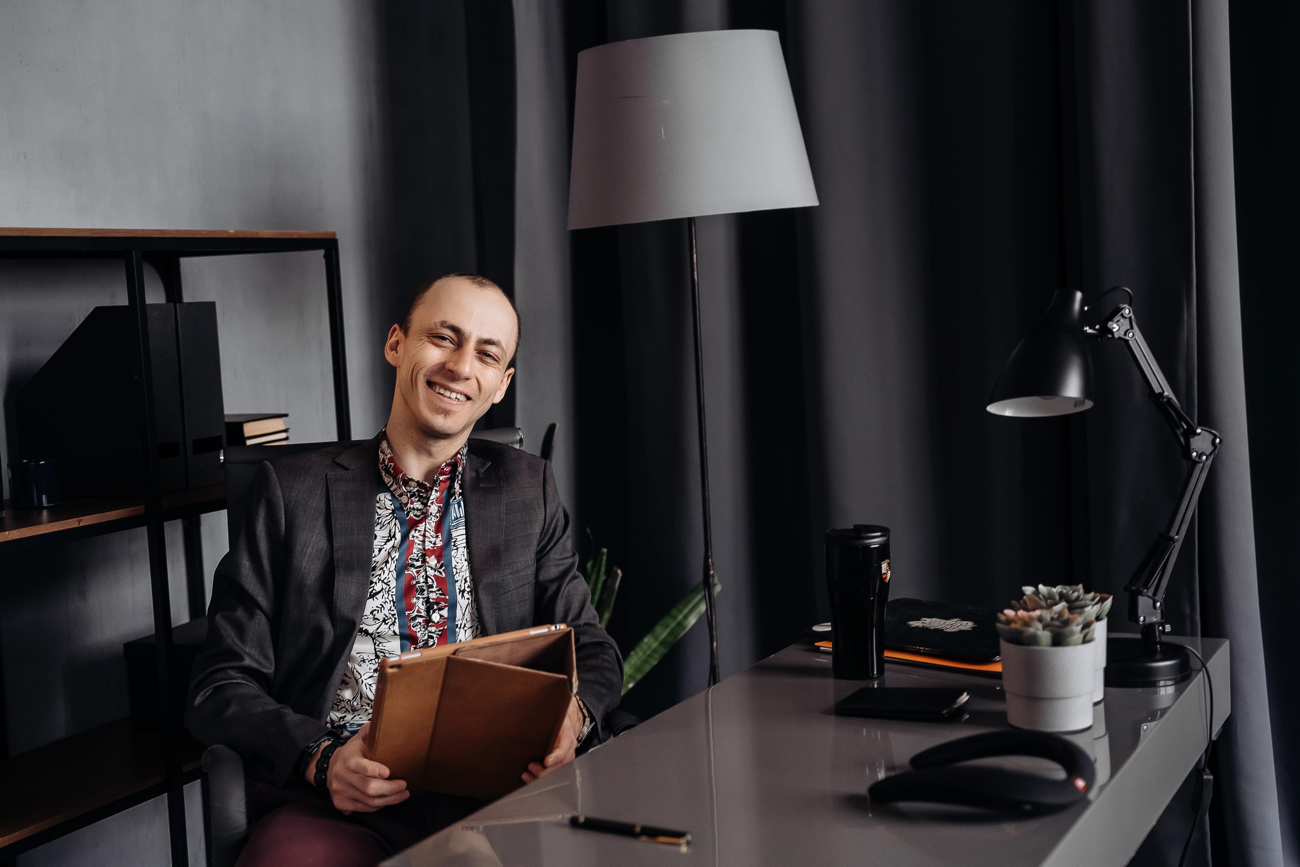 Бизнес фотосессия для бизнес тренера Дениса