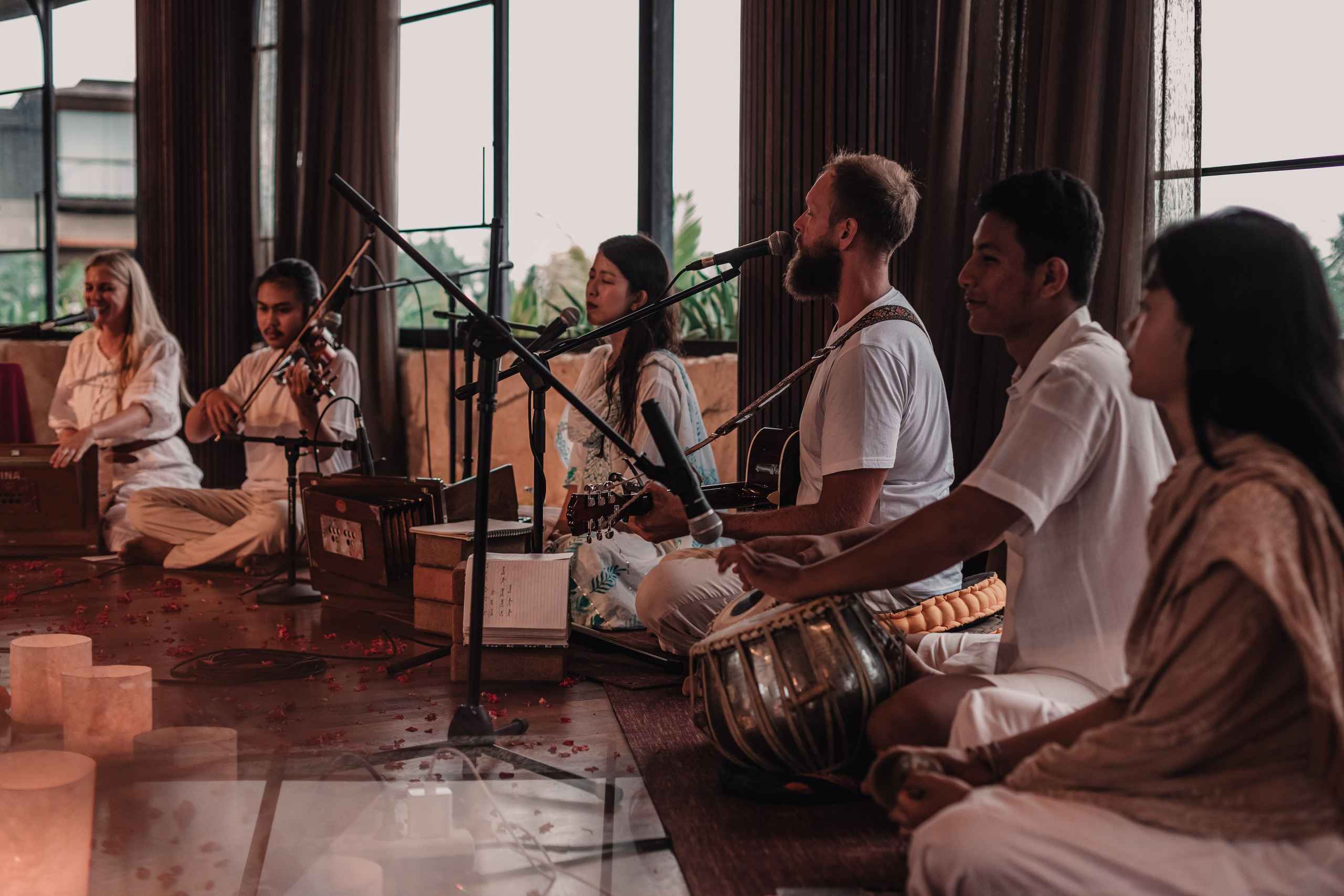 Kirtan at Soulshine nov. Мариам Багдасарян