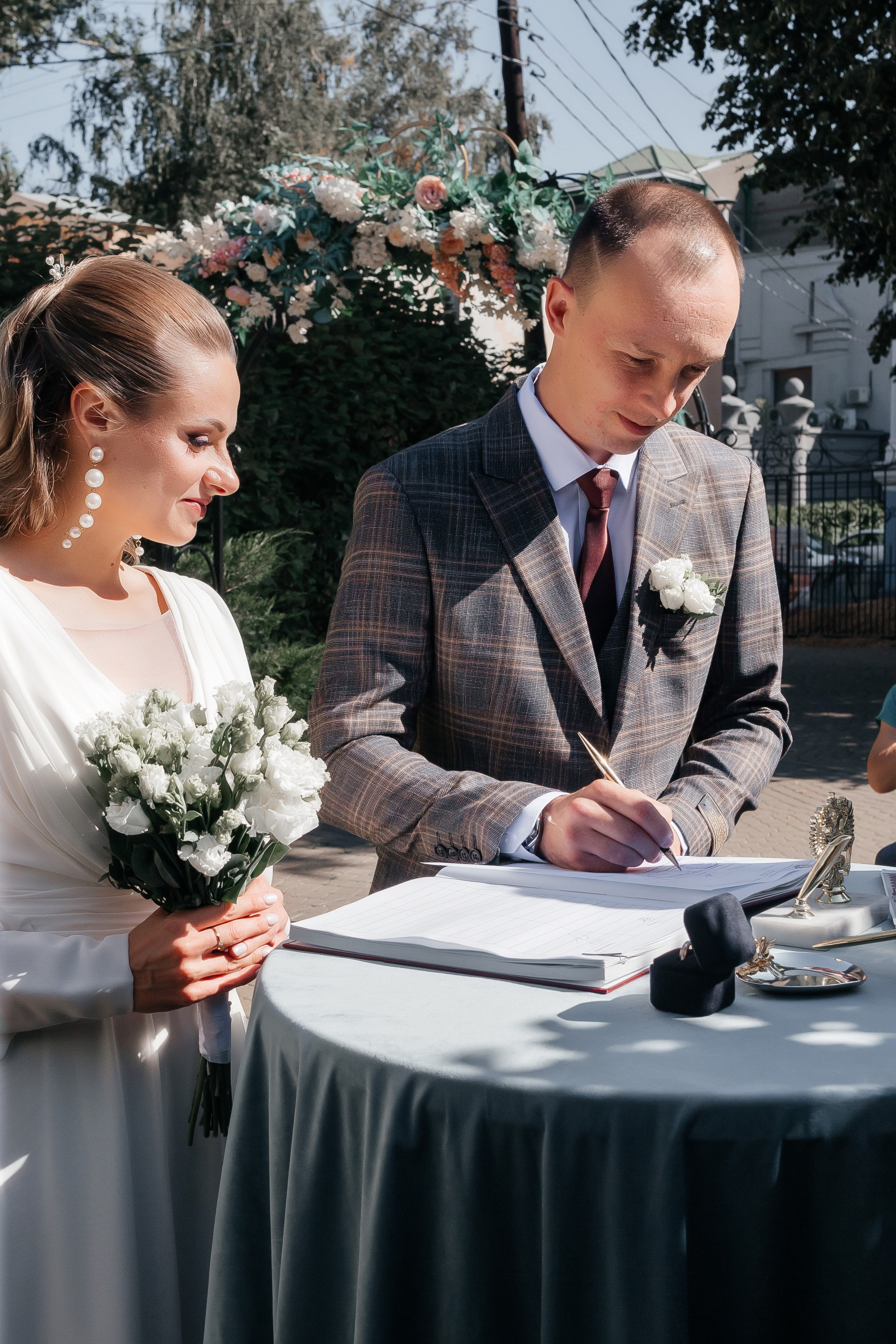 Свадебная прогулка Оли и Димы. Свадебный фотограф и фотограф Love-Store в Нижнем Новгороде Анастасия