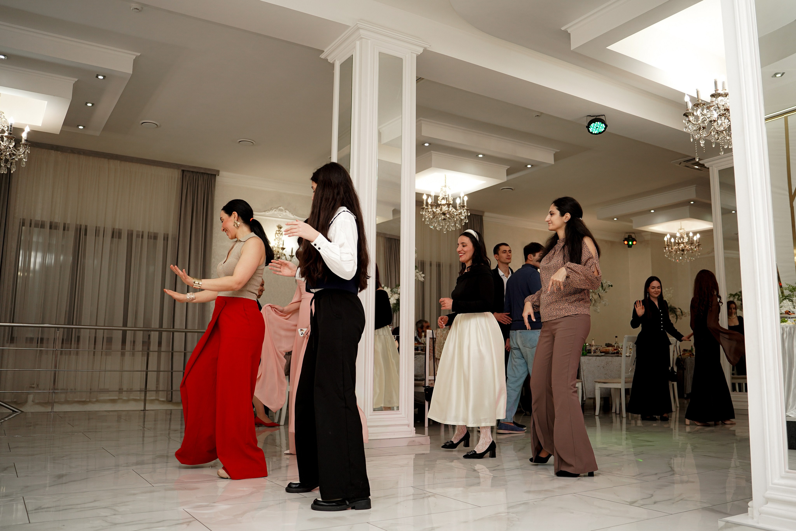 Сватовство. Свадебный фотограф в Ростове-на-Дону. Таинство Крещения и Венчания, семейные фотосессии. Алёна Чёботова