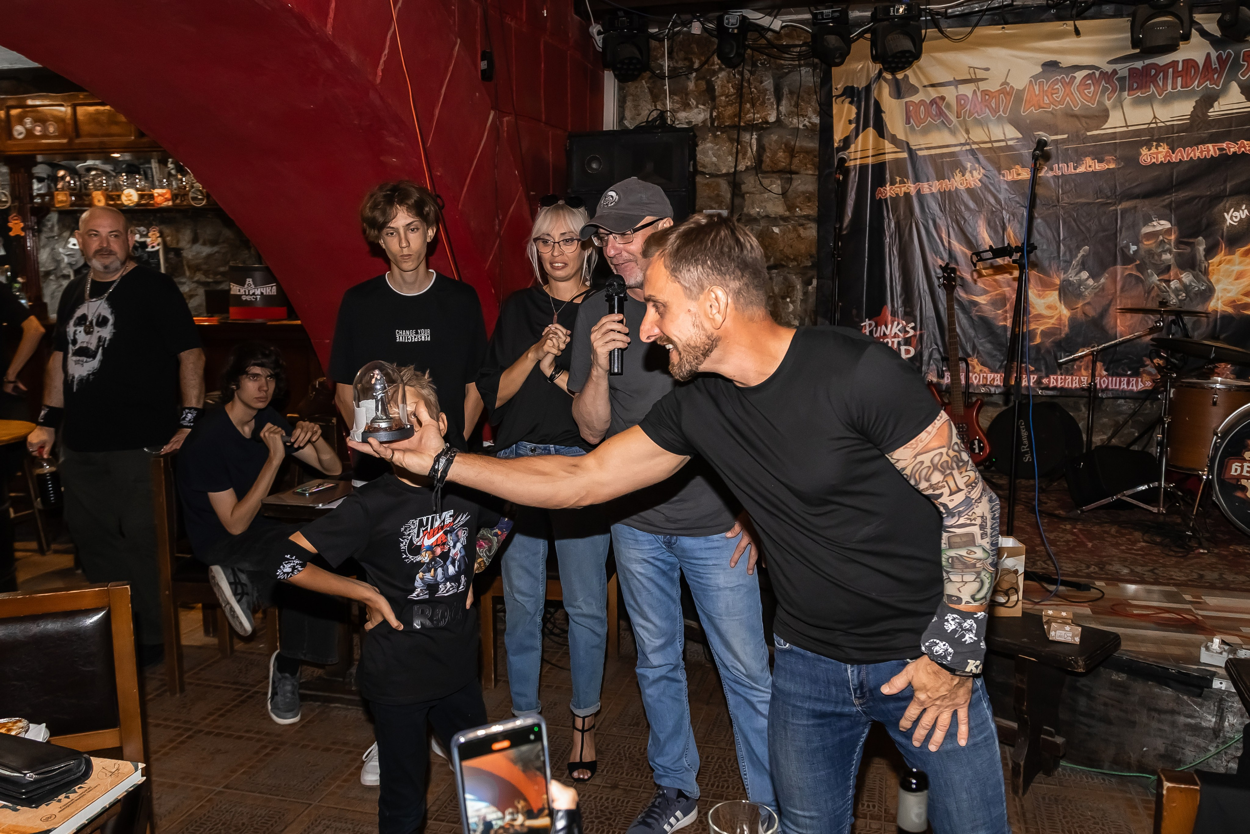 День Рождения Алексея в баре «Белая Лошадь». Фотограф в Волгограде Норченко Светлана