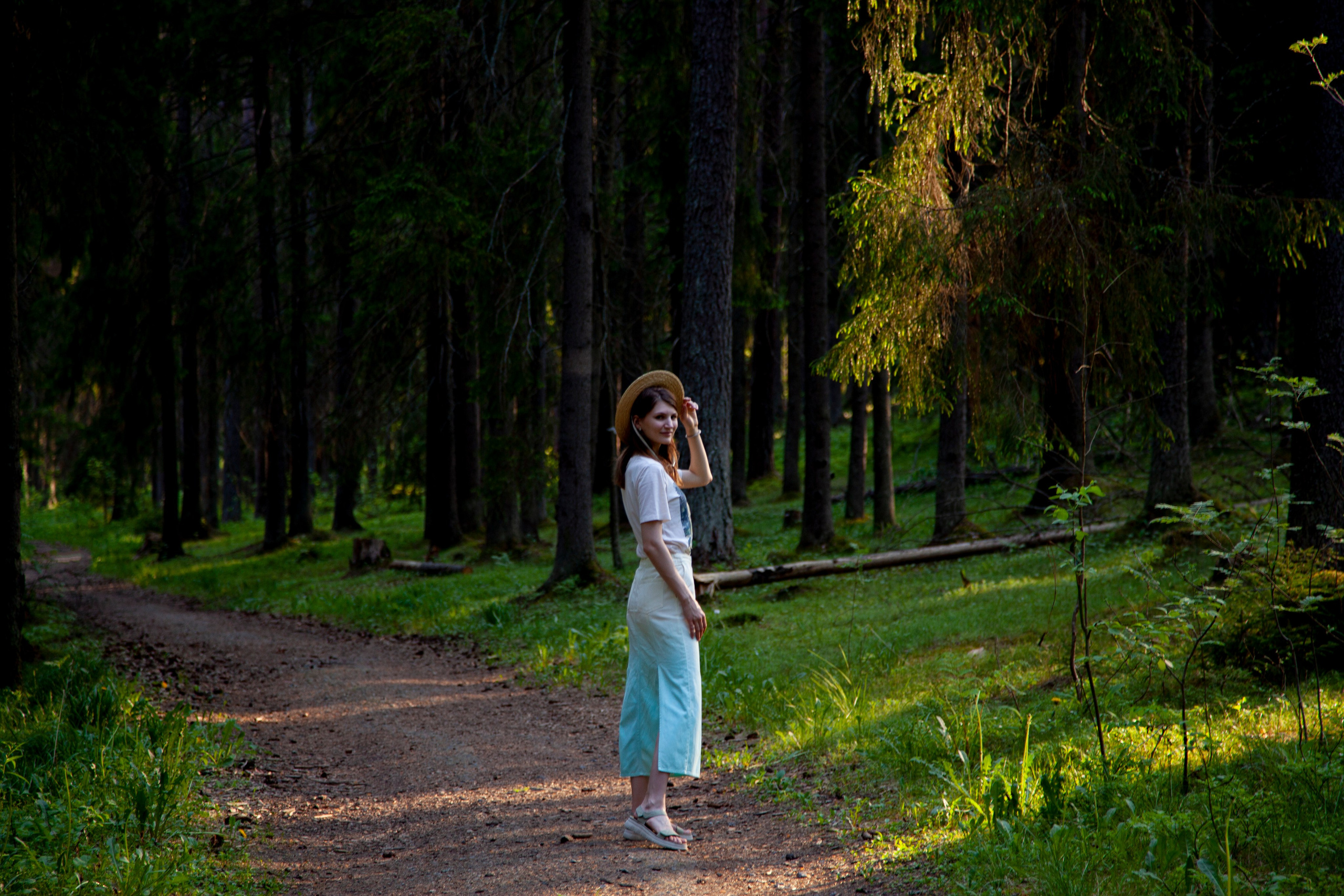 Исход мая, прогулка в Комарово. Рита. Варвара Цымбал