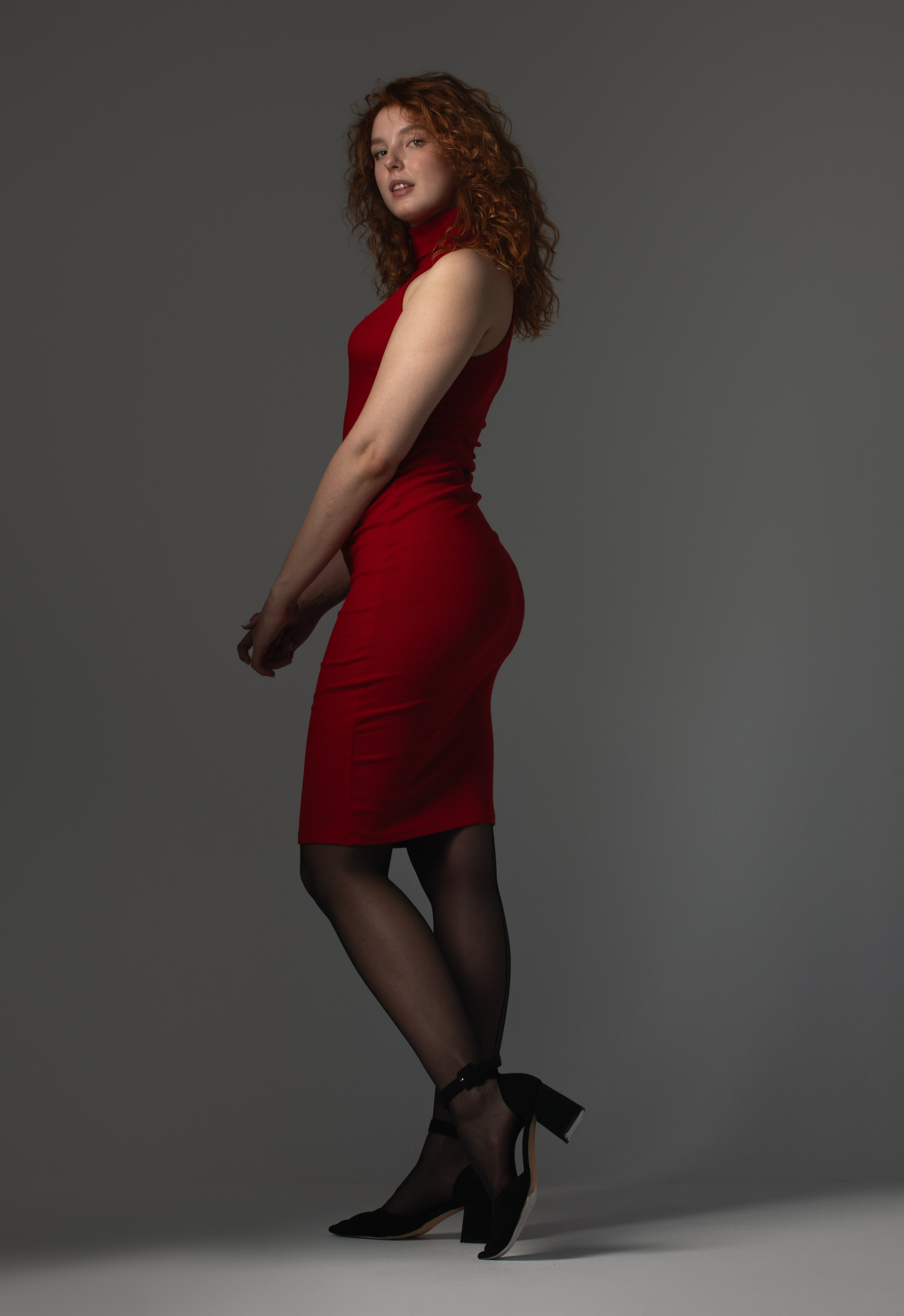 Алина Резвякова. Фотограф для брендов Любовь Батина (Спб/Мск)