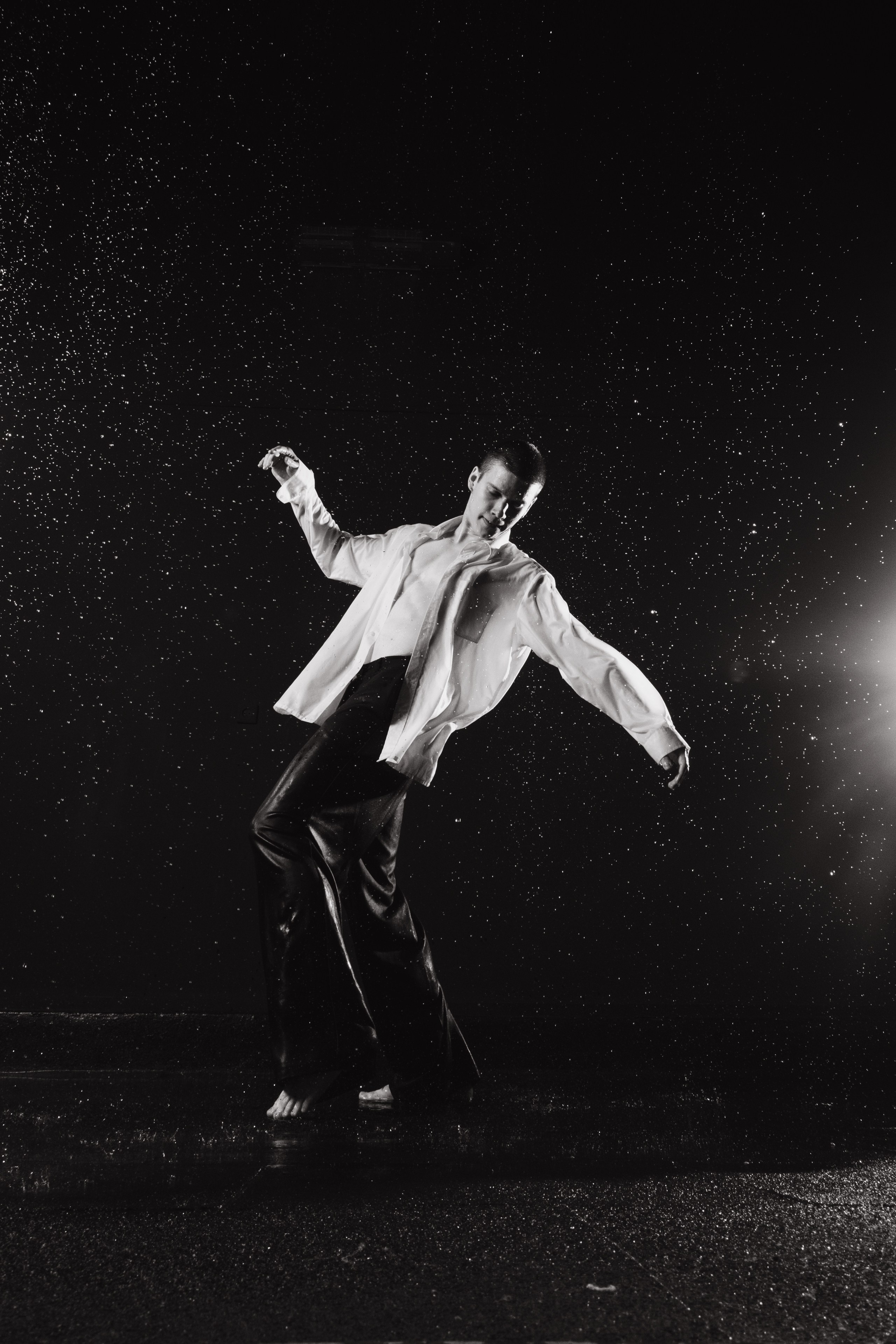 Разрываем душу под дождем. Мари — фотограф и видеограф из Москвы