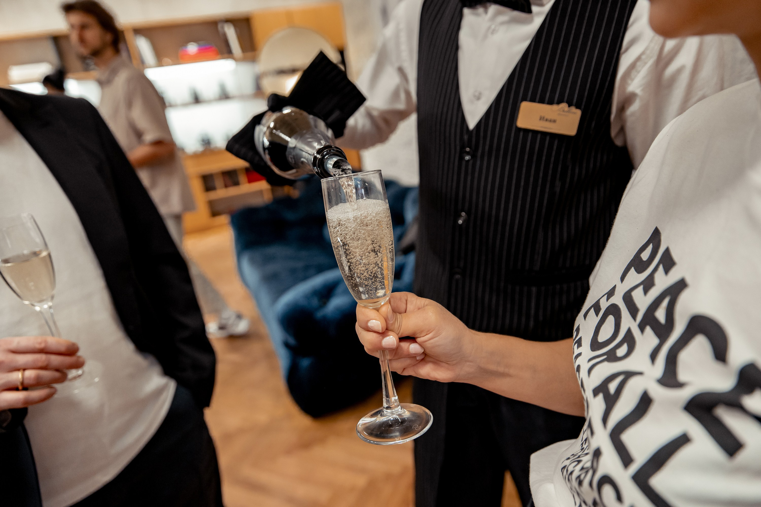 Презентация коллекции цветных драгоценностей в Le Noir. Главная