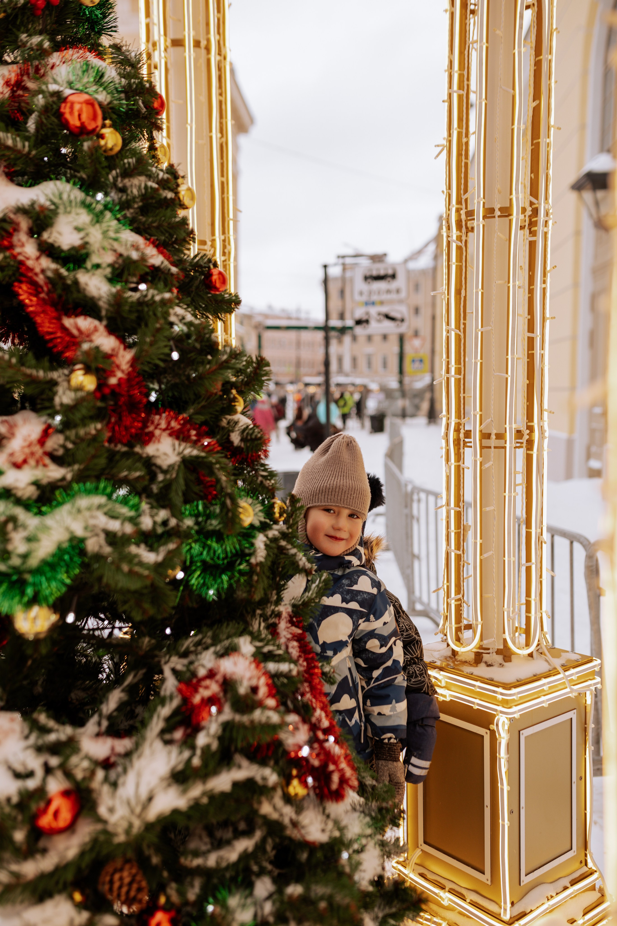 Семейная, Манежная площадь