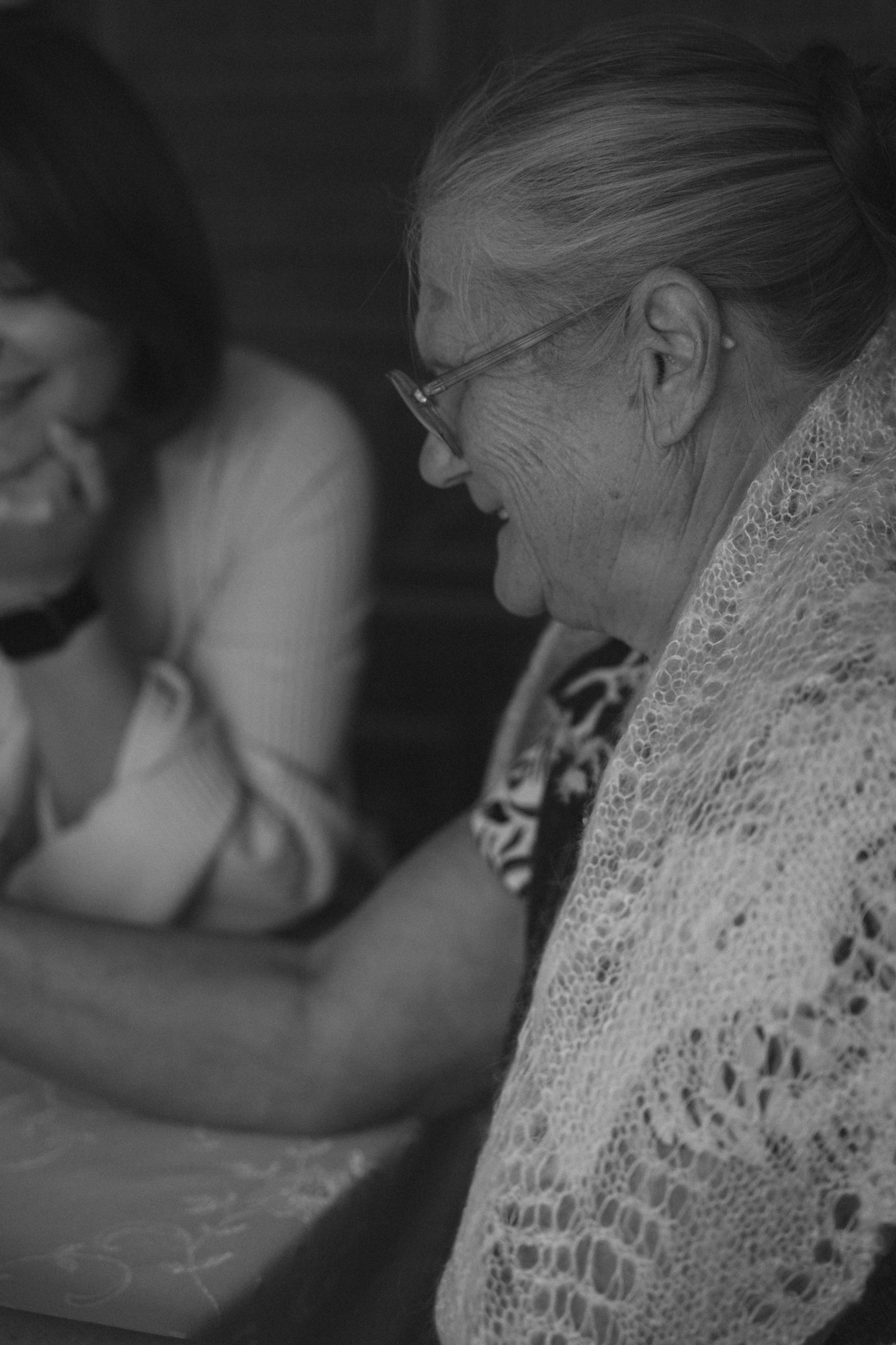 Аня и бабушка. Семейный фотограф Губкин/Старый Оскол