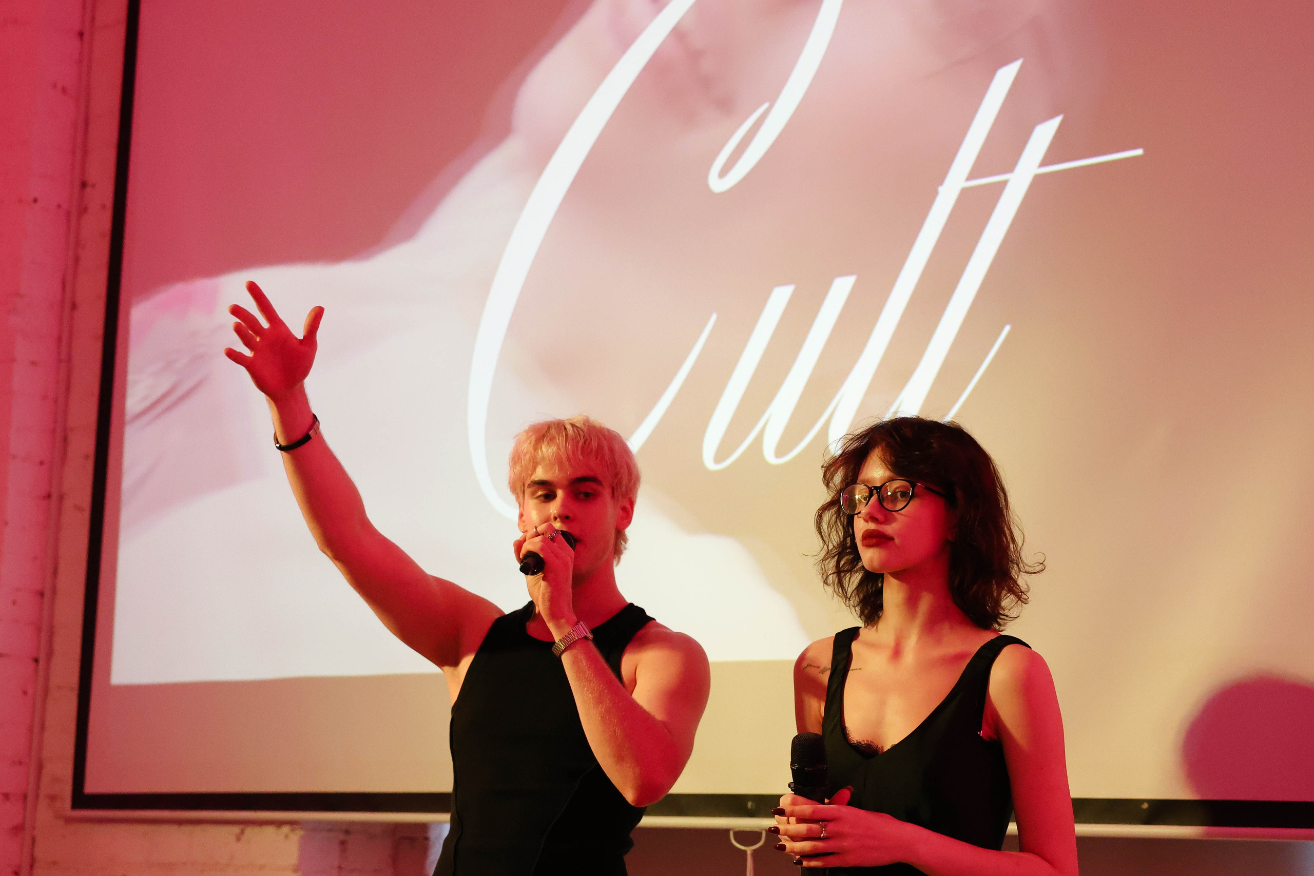 Вечеринки / вспышка. Репортажный фотограф в Москве Арина Антонова