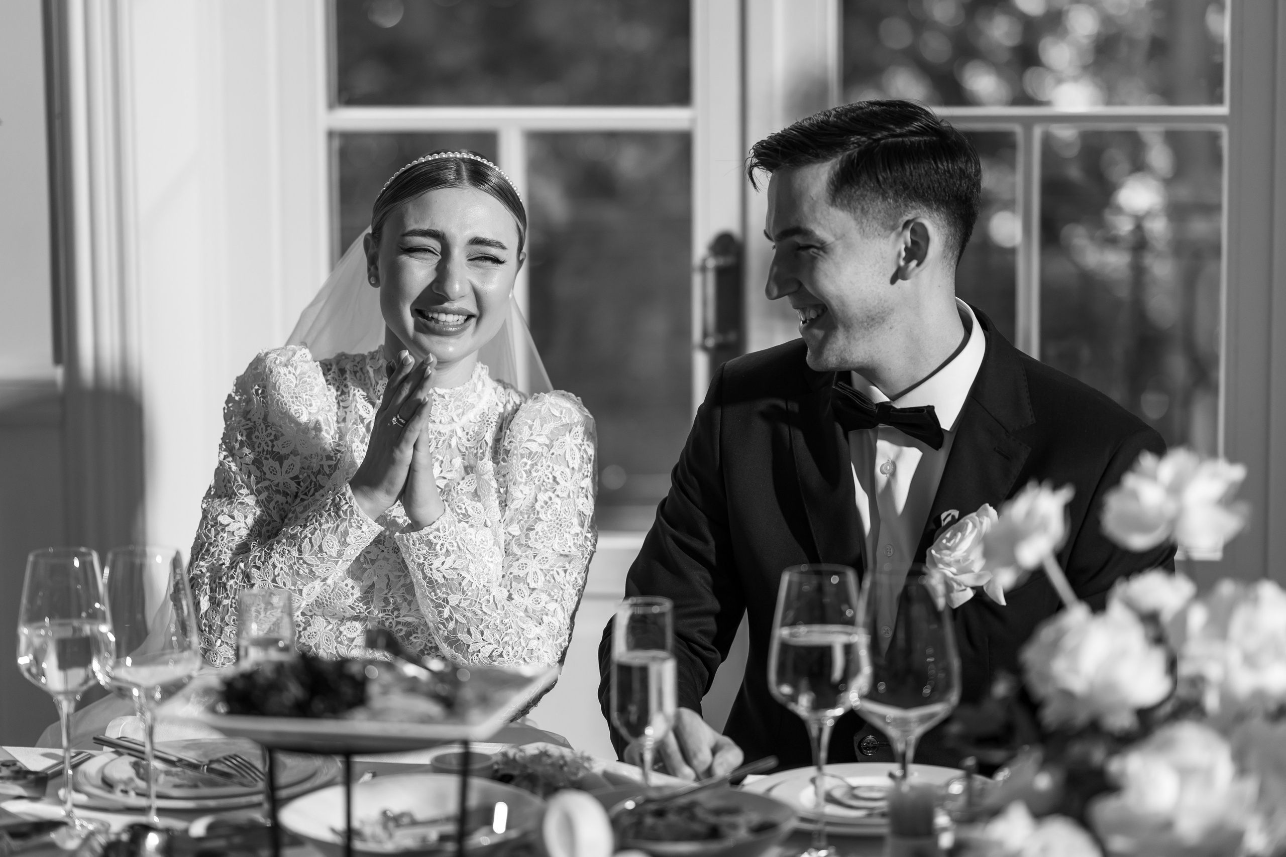 Свадебная фотосессия в усадьбе Остафьево. Свадебный фотограф Москва Юрий Кульман