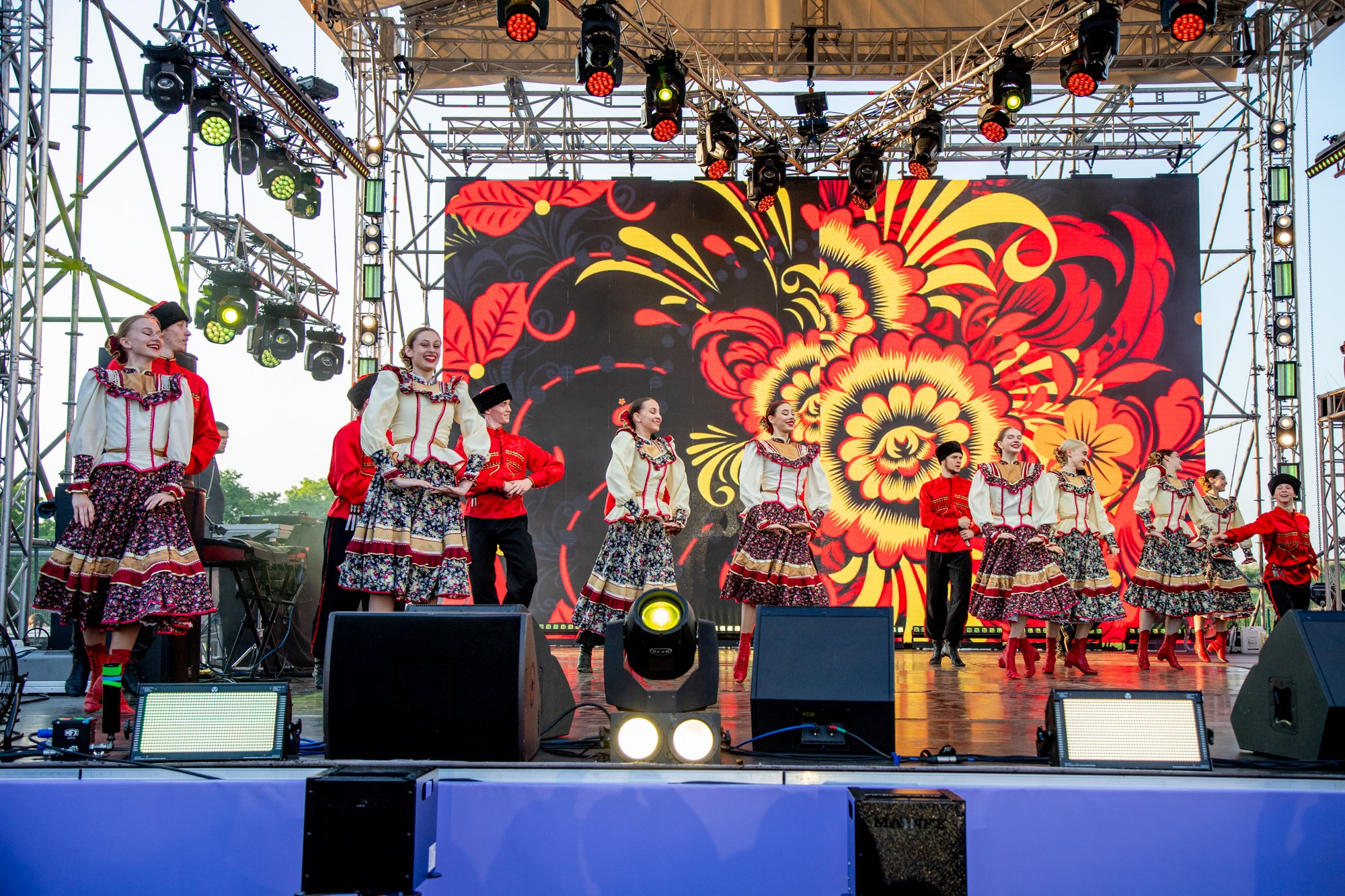 Краевой День молодёжи в Краснодаре 2023. Репортажный, промышленный и маркетплейс-фотограф Дмитрий Чернат