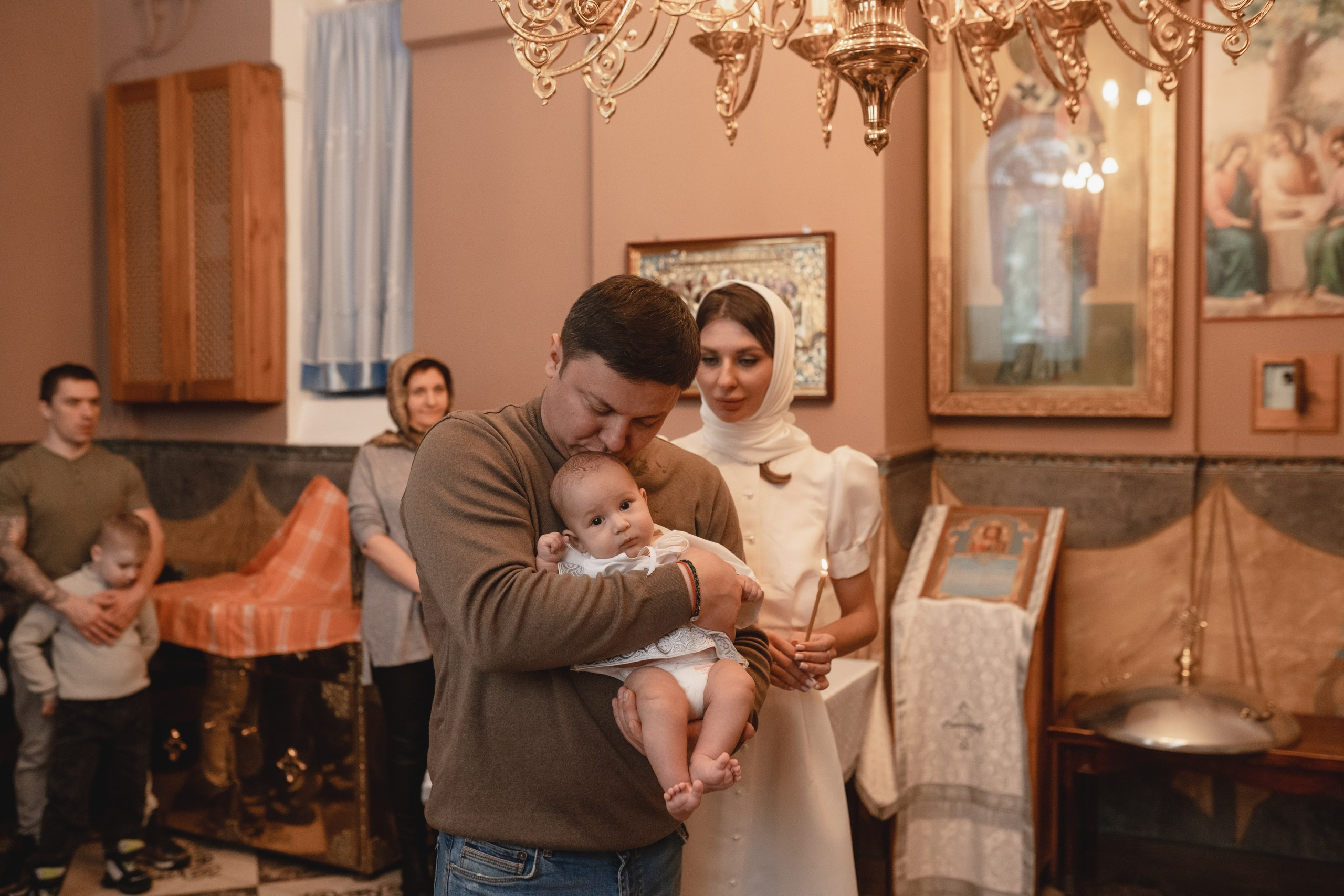 Андрей. Церковь Знамение в Аксиньино. Семейный фотограф в Москве Лилия Лебедева