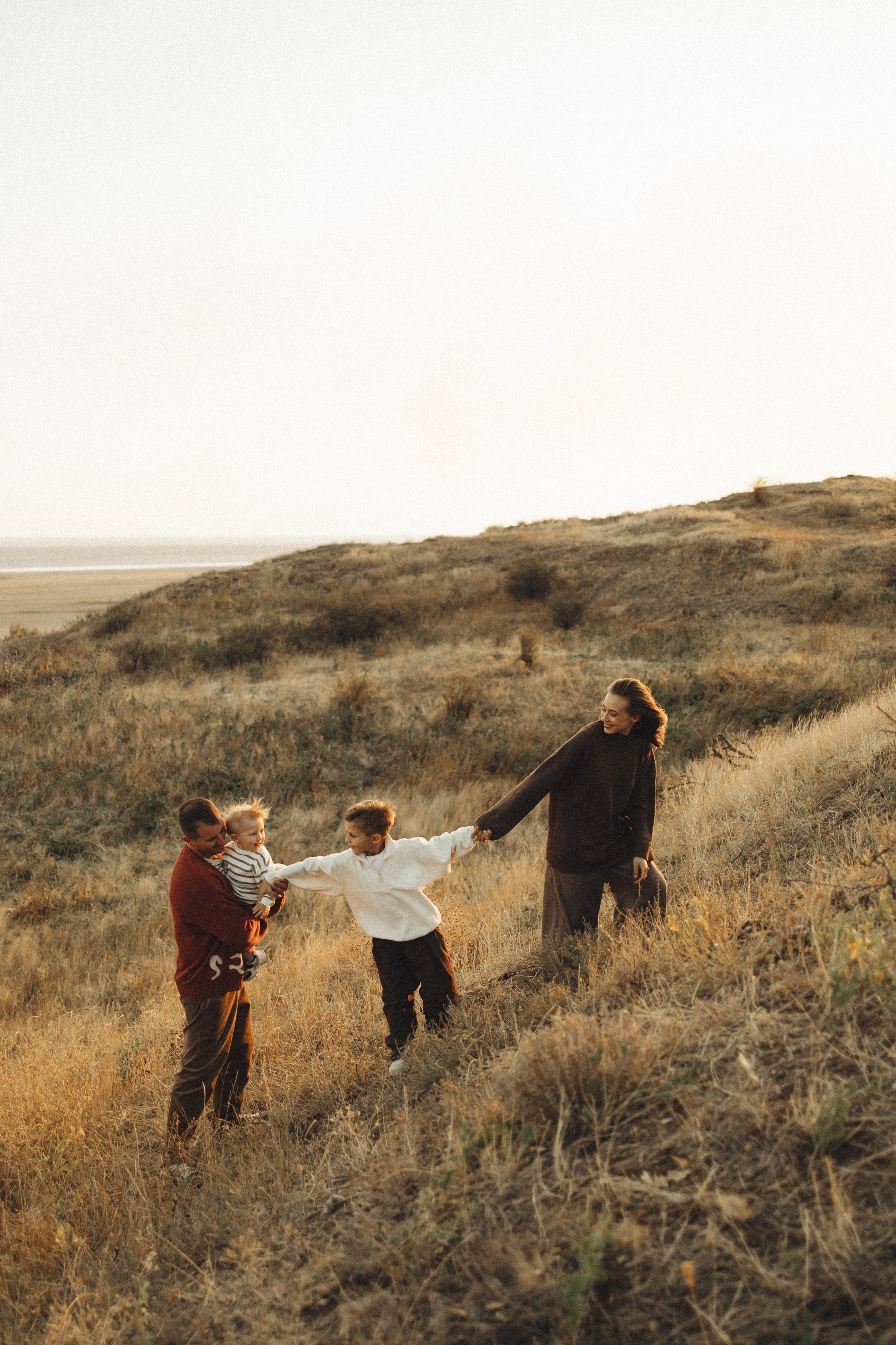 Семейная история, закат в Мержаново. Семейный и детский фотограф, таганрог, ростов-на-дону