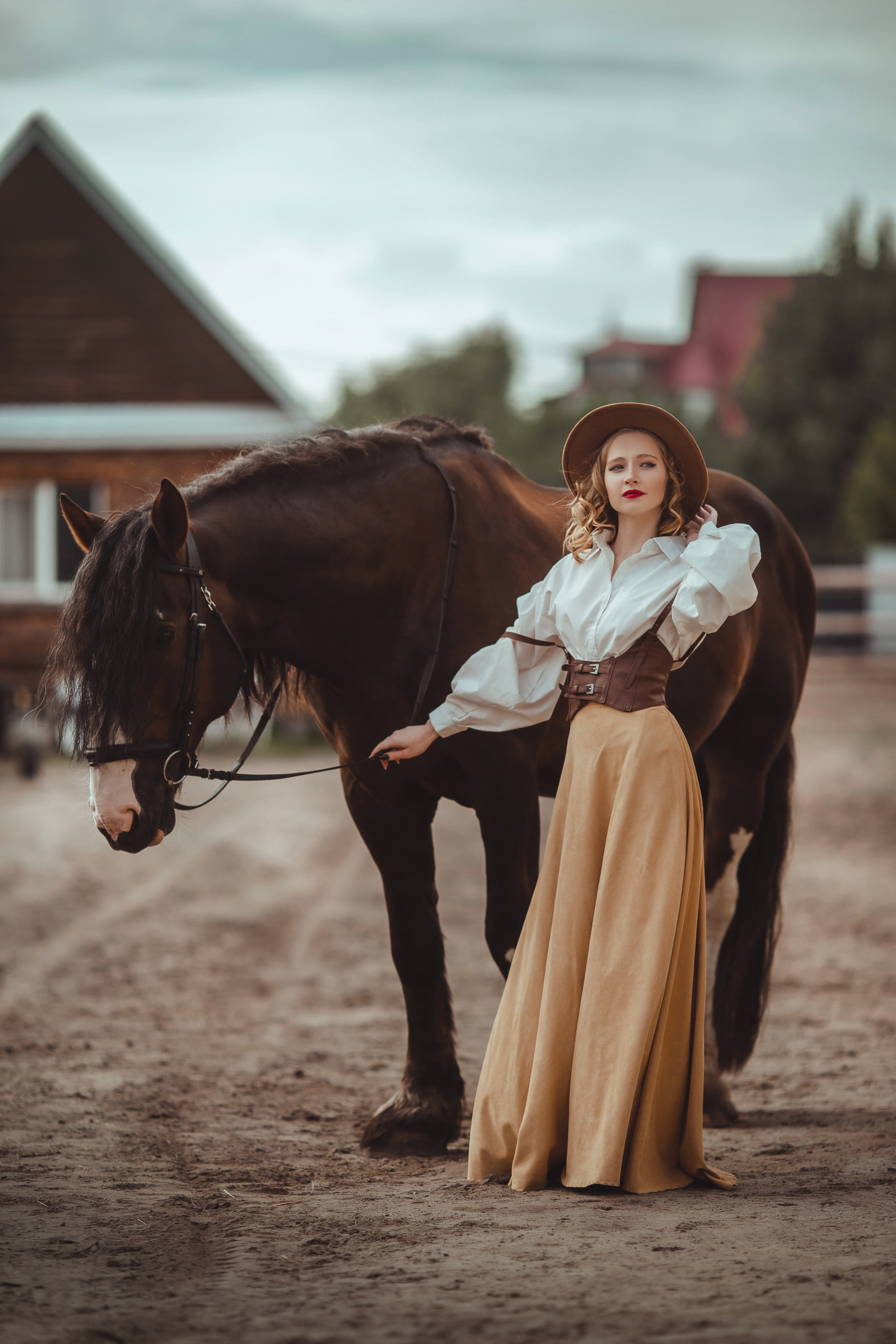 Образ в стиле кантри, юбка до 46-48, блузка до 46-48, пояс портупея до 46, шляпа. Цвет юбки может быть разным. 