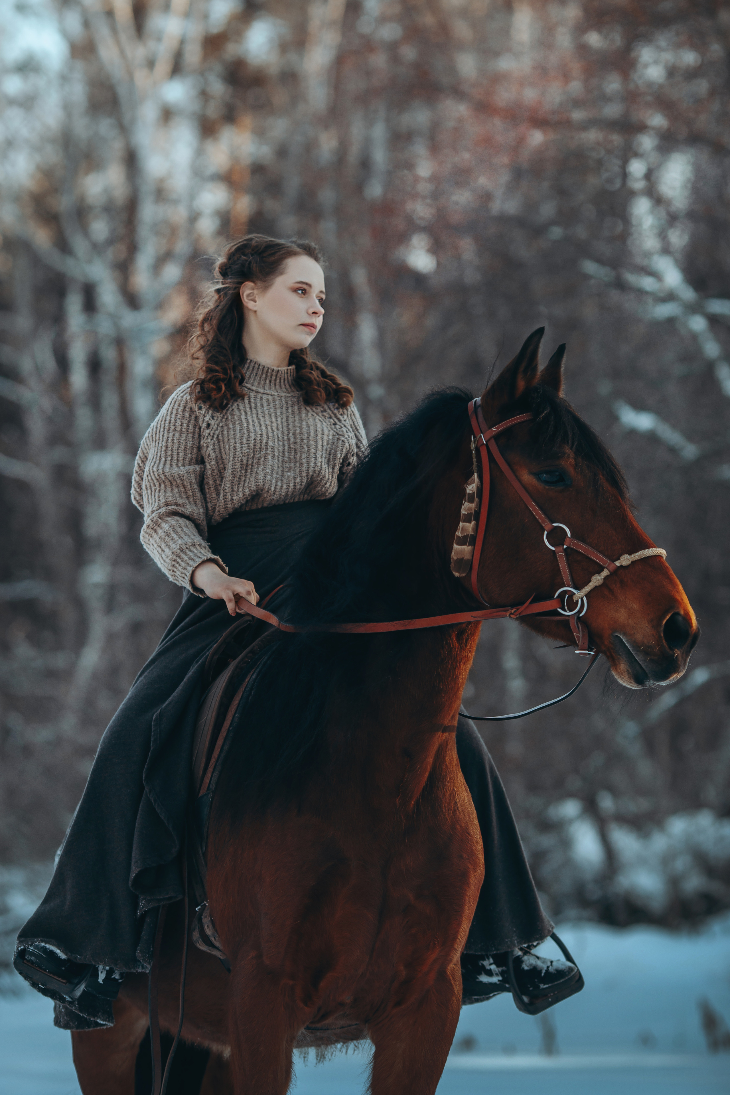 Юбка серая шерстяная, свитер. 