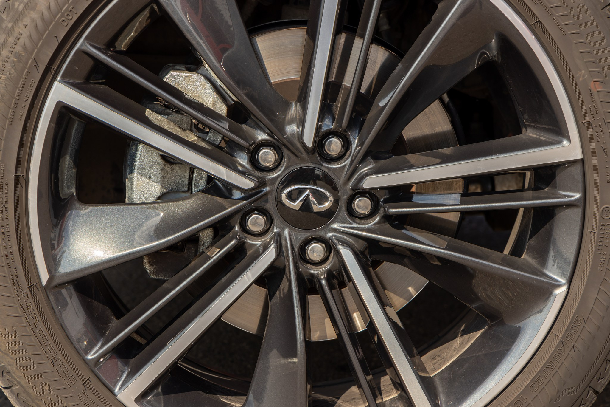 Infiniti QX55. Репортажный, семейный и студийный фотограф в Москве Демин Алексей