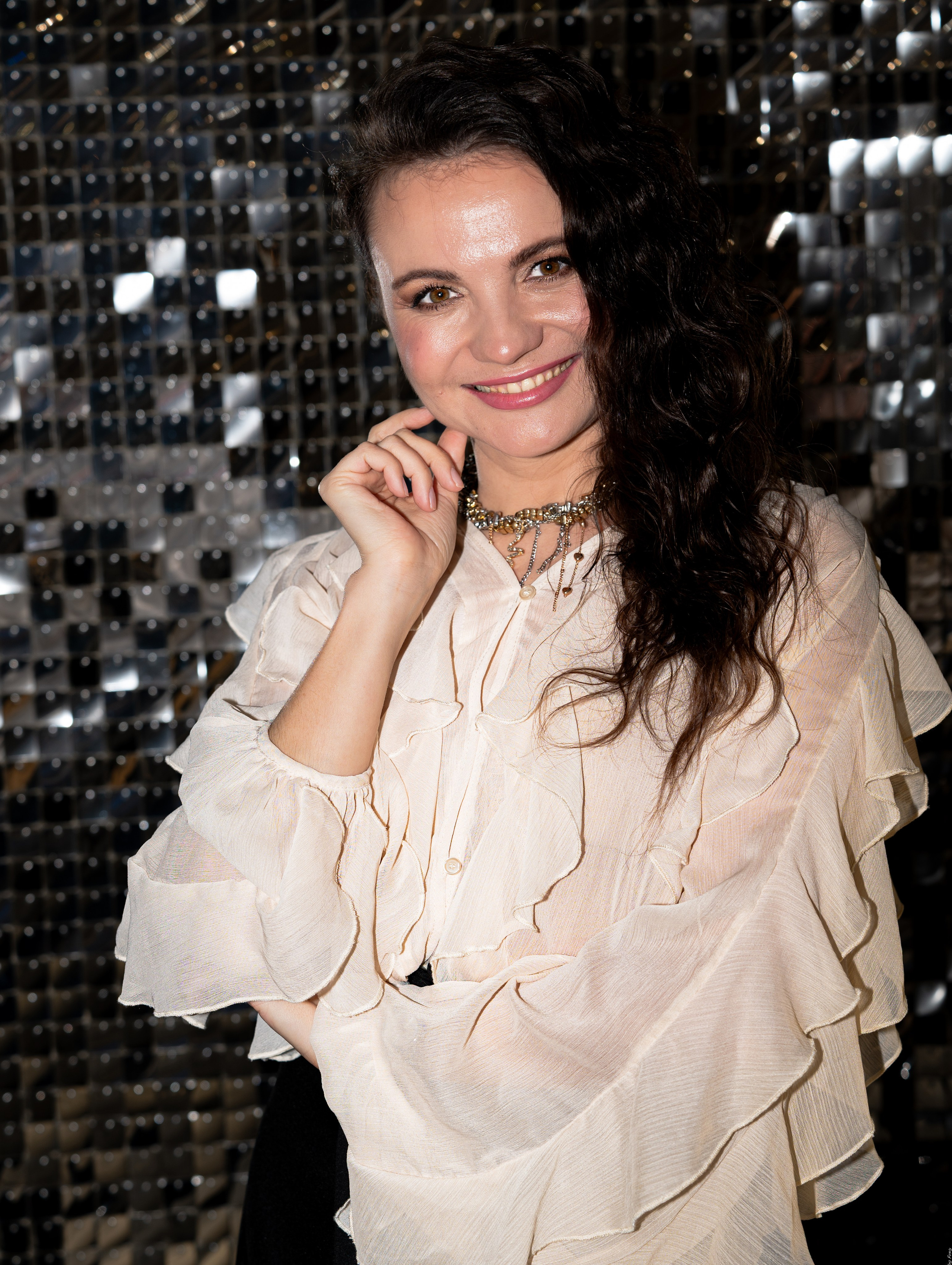 Юбилей в ресторане «LION» съёмка на фотозоне. Фотограф мероприятий и студийные съёмки в Челябинске Евгения Foxy